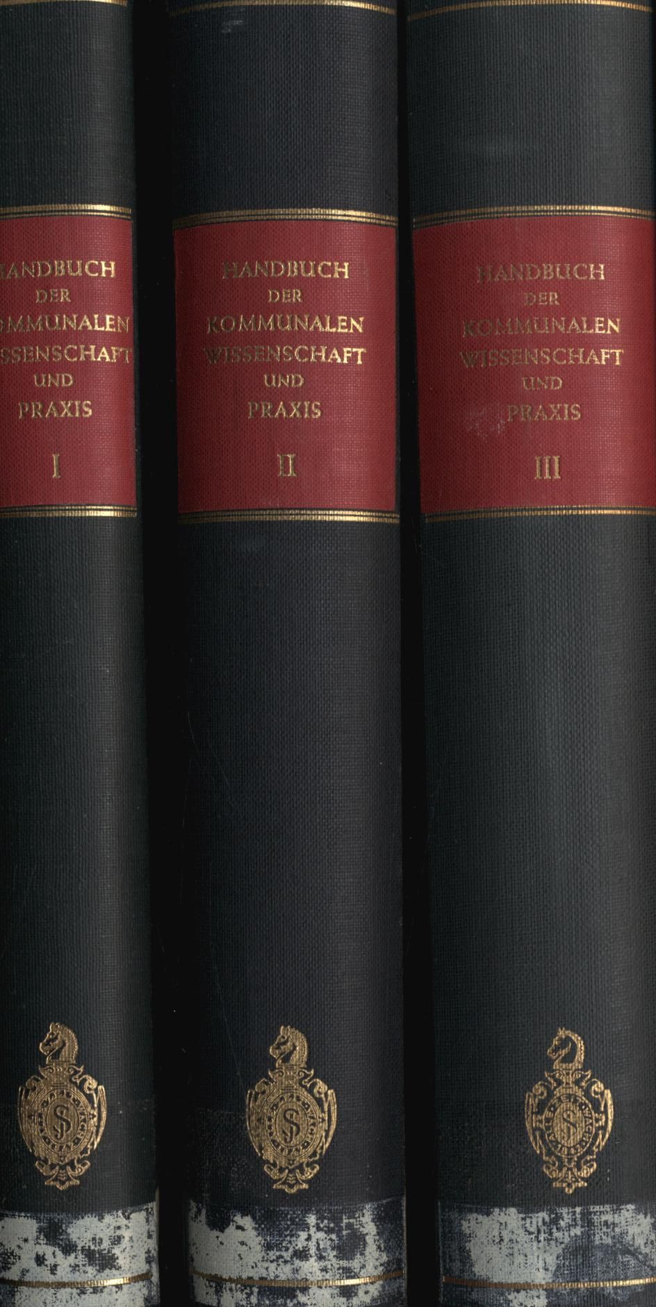 Handbuch der Kommunalen Wissenschaft und Praxis. Zwei Bände. Band 1: Kommunalverfassung. Band 2: Kommunale Verwaltung. - Peters, Dr. Hans