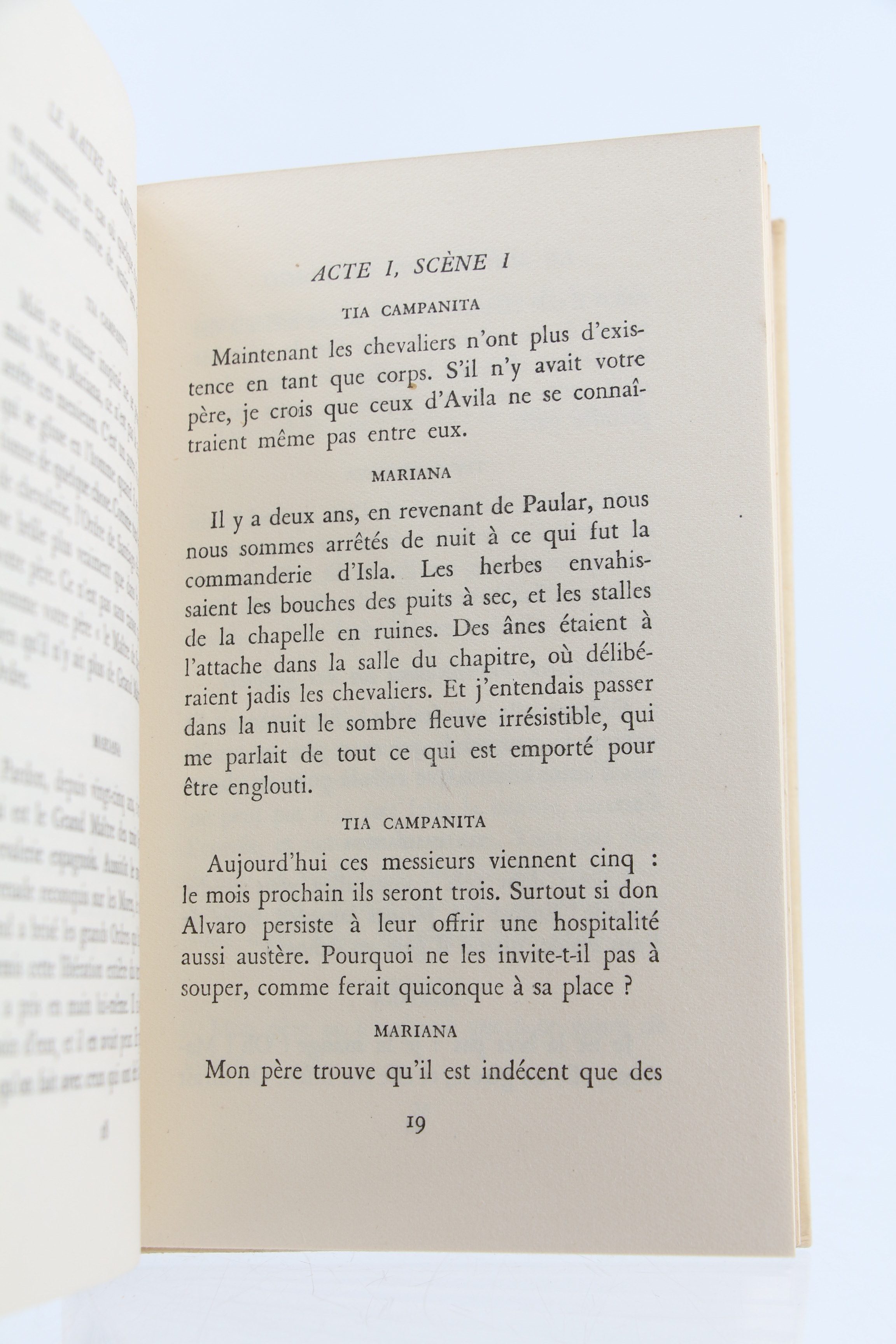 Le Maître de Santiago by MONTHERLANT Henri de: couverture souple (1947 ...