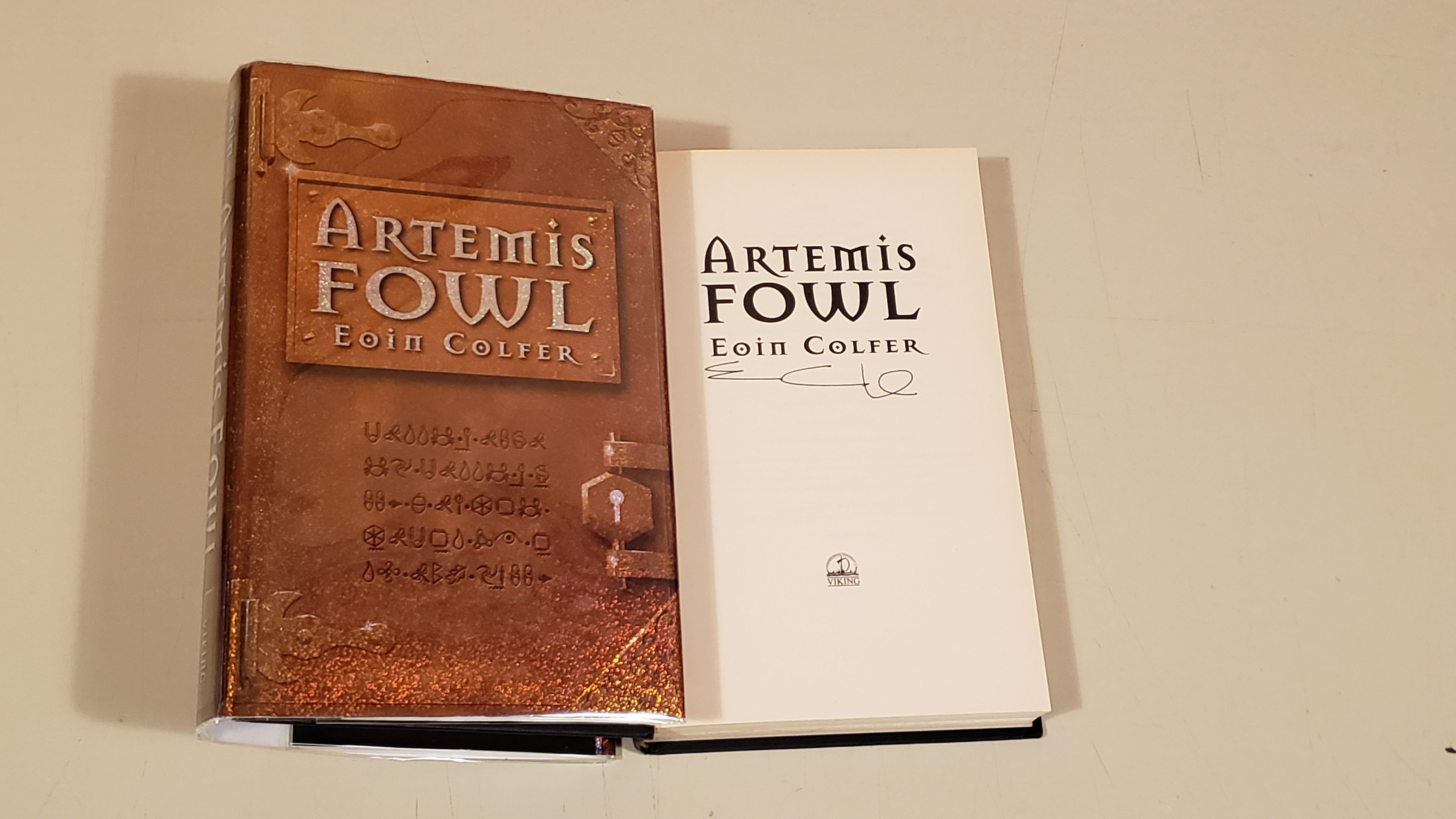 Artemis Fowl by Eoin Colfer: Very Good (2001) Signed by Author(s)