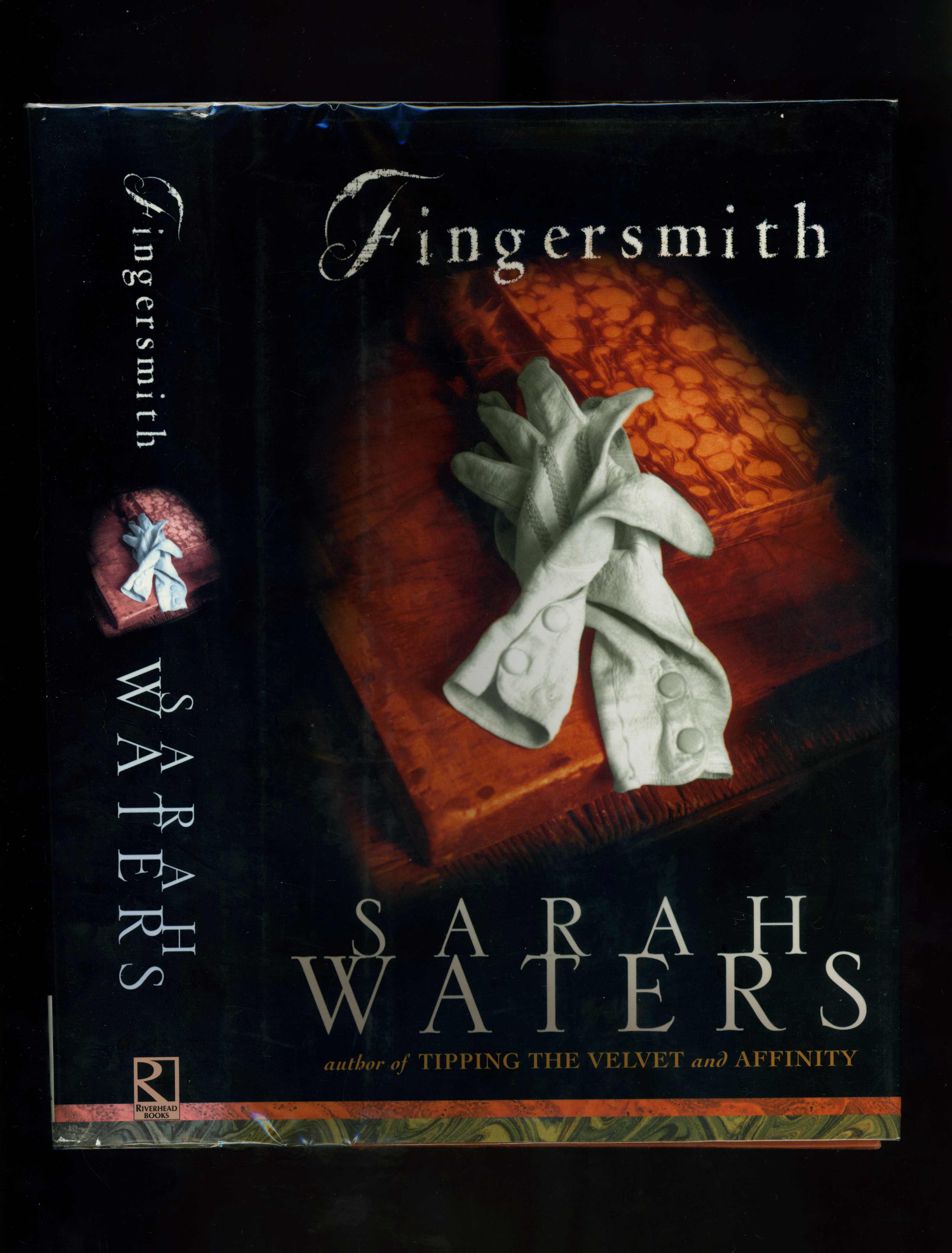 FINGERSMITH　[First　by　(2002)　US　Edtion　edition]　Sarah　Waters:　Hardcover　Near　Fine　First　American　Orlando　Booksellers
