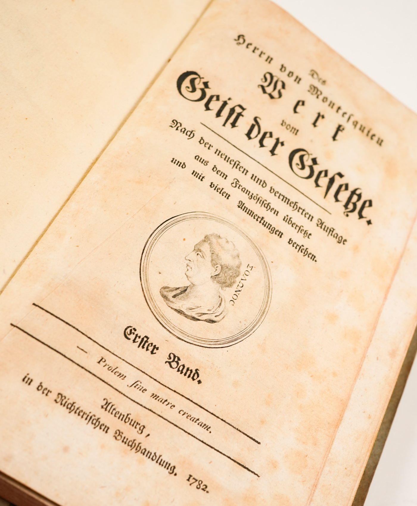 Des Herrn von Montesquieu Werk vom Geist der Gesetze. - [Beigebunden