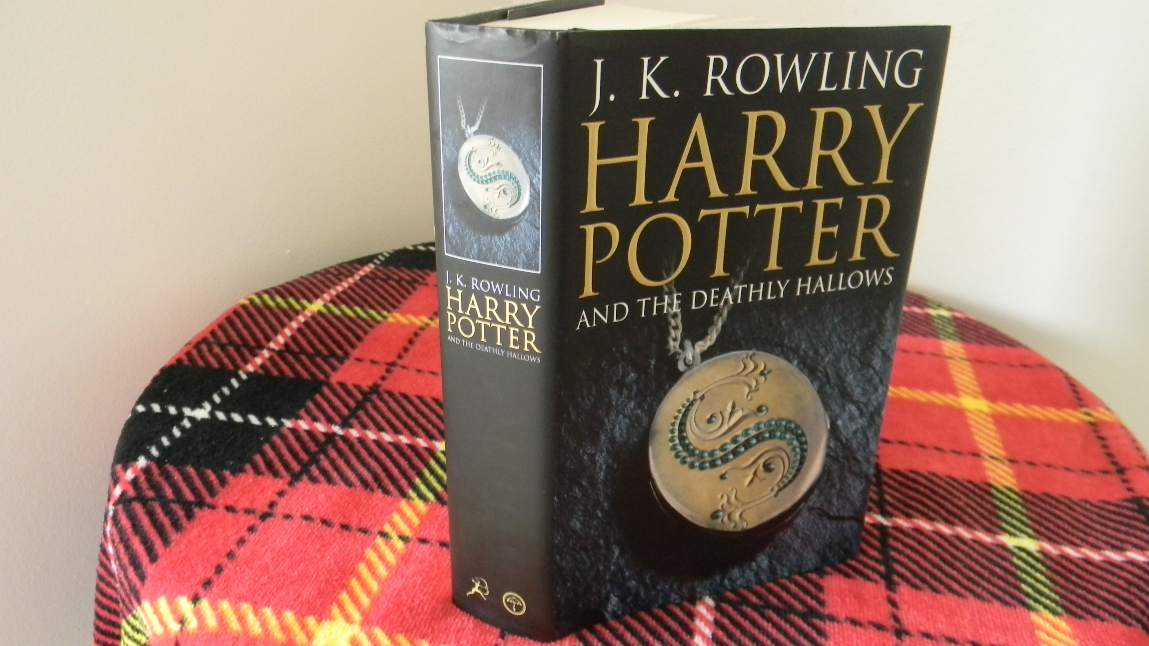 Harry Potter and the Deathly Hallows by J K Rowling: Fine Hardcover