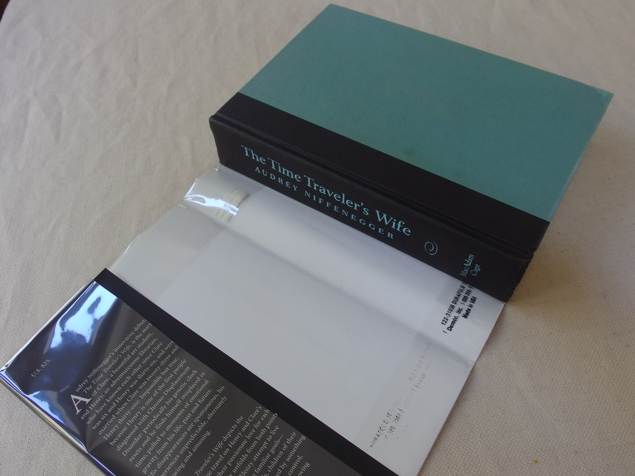 The Time Traveler's Wife by Audrey Niffenegger: Near Fine Hardcover