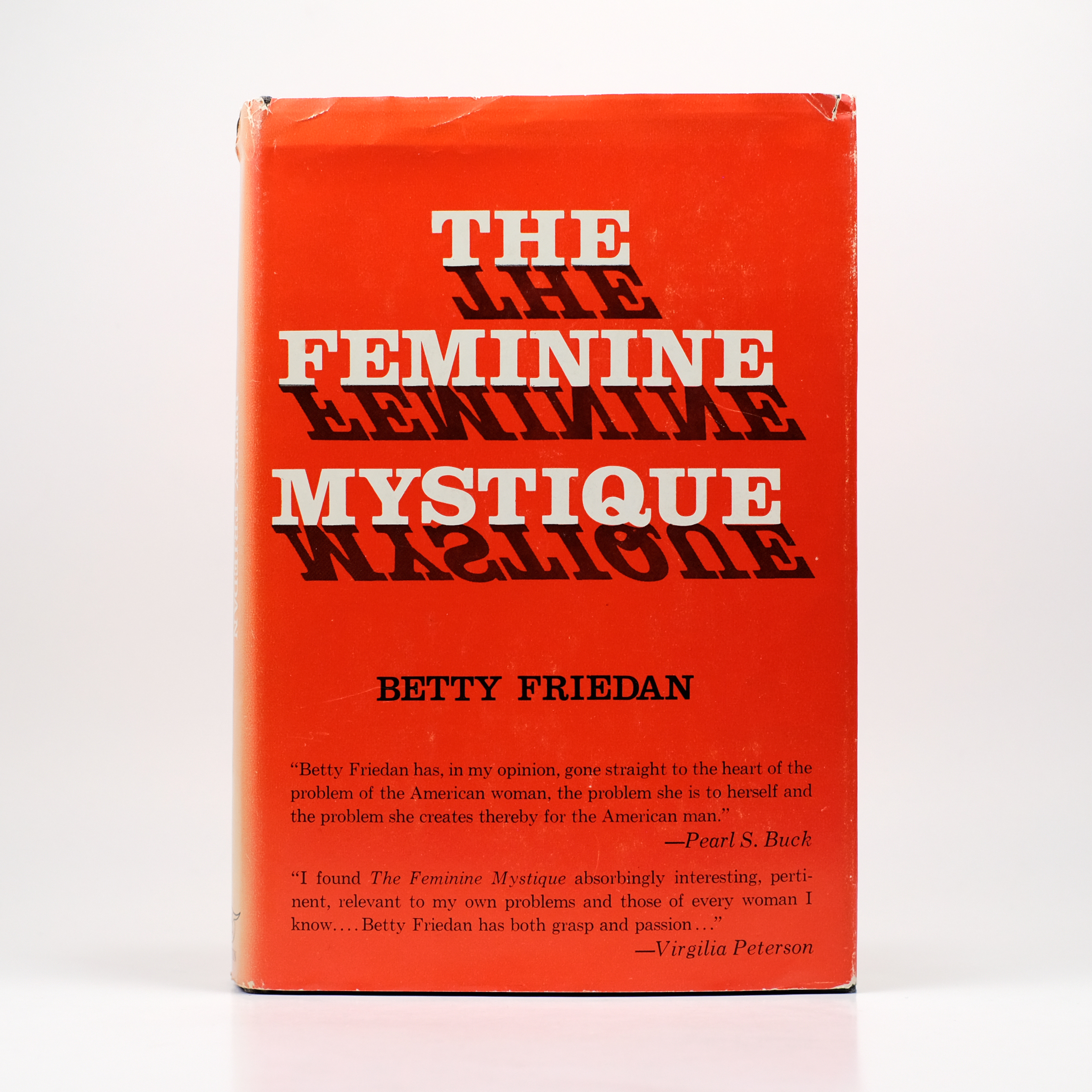 爆買い！ Friedan, by Mystique Feminine The Betty: Hardcover Good Very 洋書