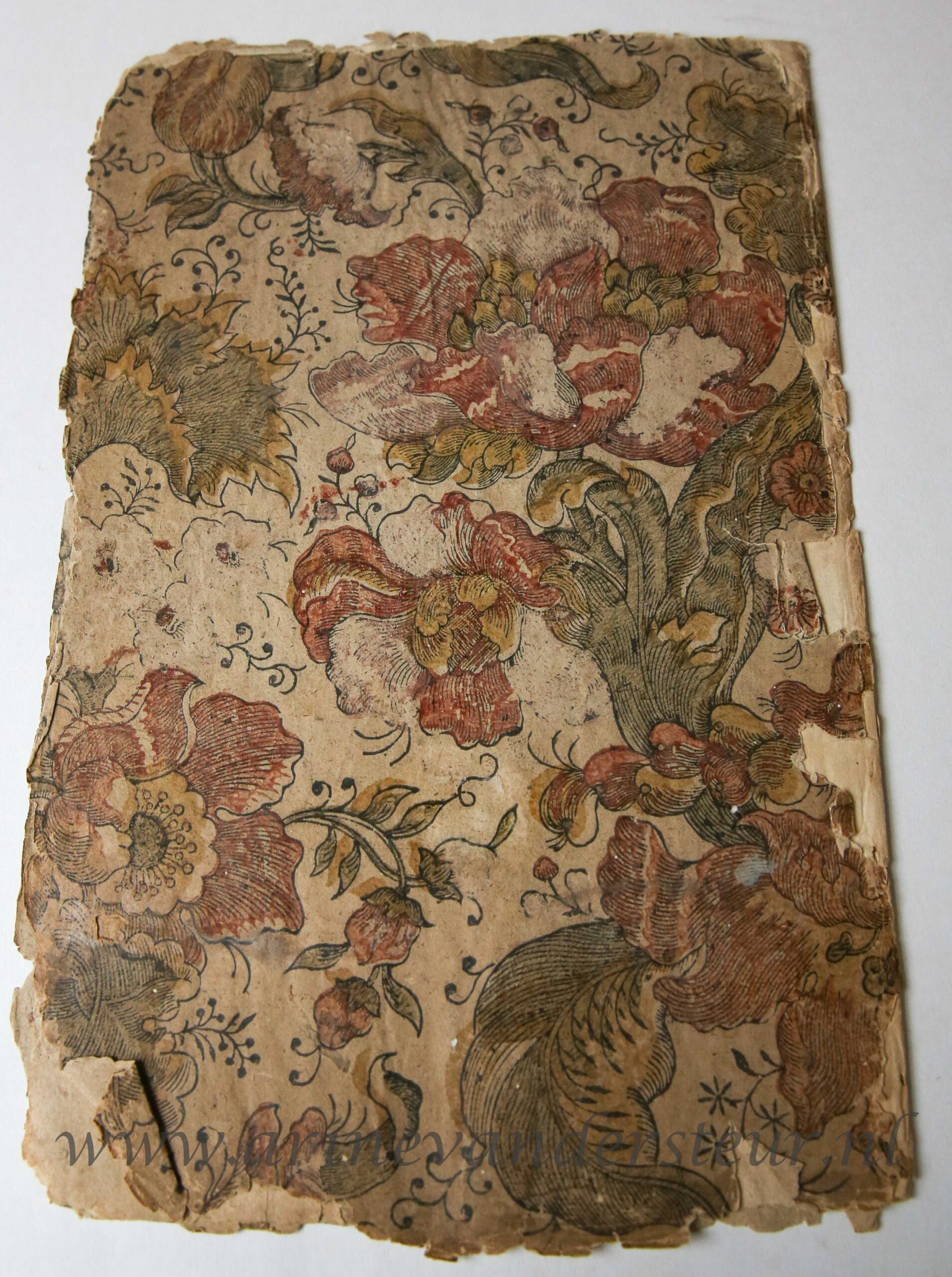 Antique print, endpaper] Flower motif (antiek papier, bloemenmotief), published ca. 1700-1740. | Antiquariaat Arine van der Steur / ILAB