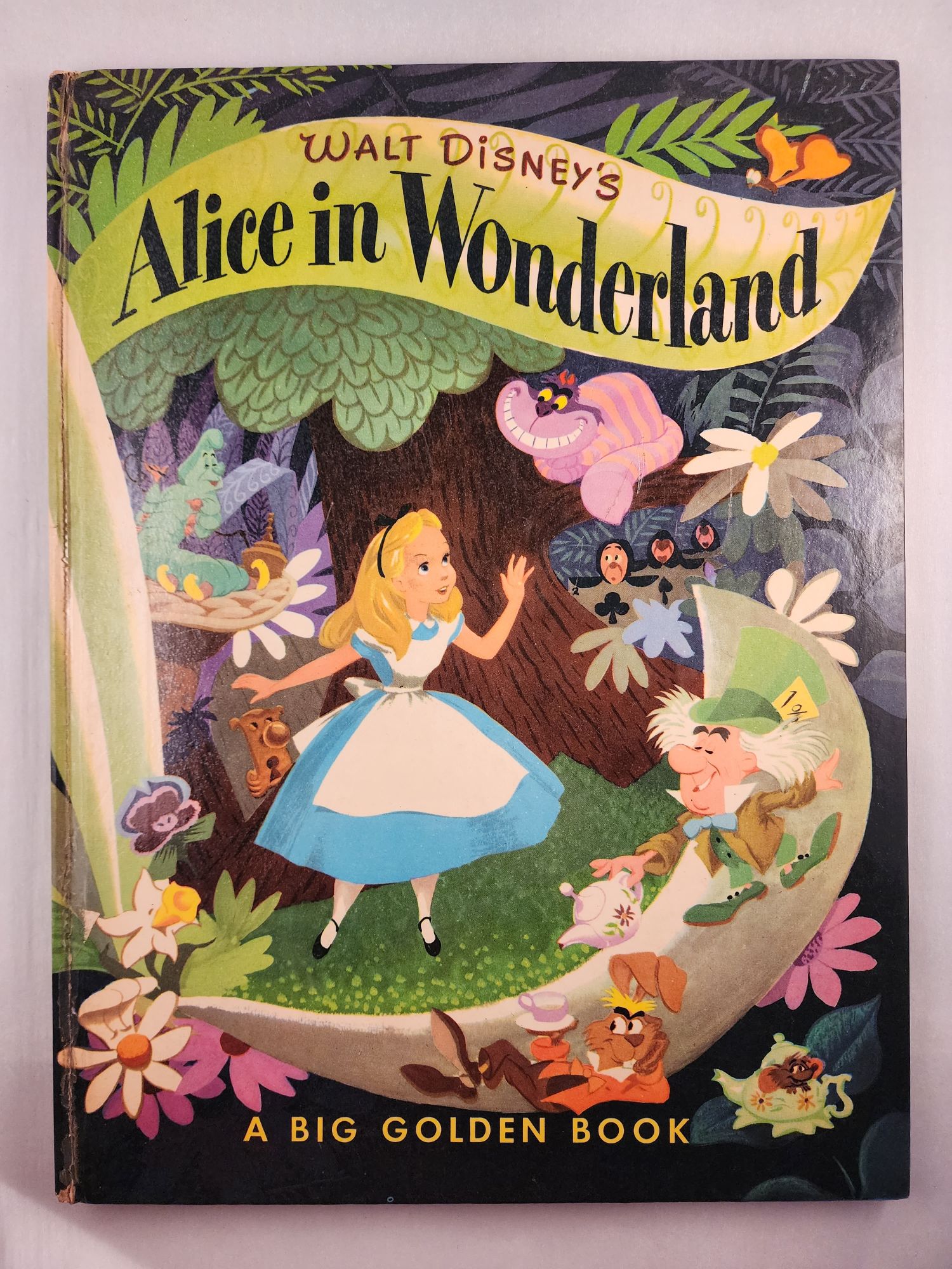 Walt Disney's Alice in Wonderland - Carroll, Lewis, adapted by A Dempster and illustrated by Walt Disney Studio