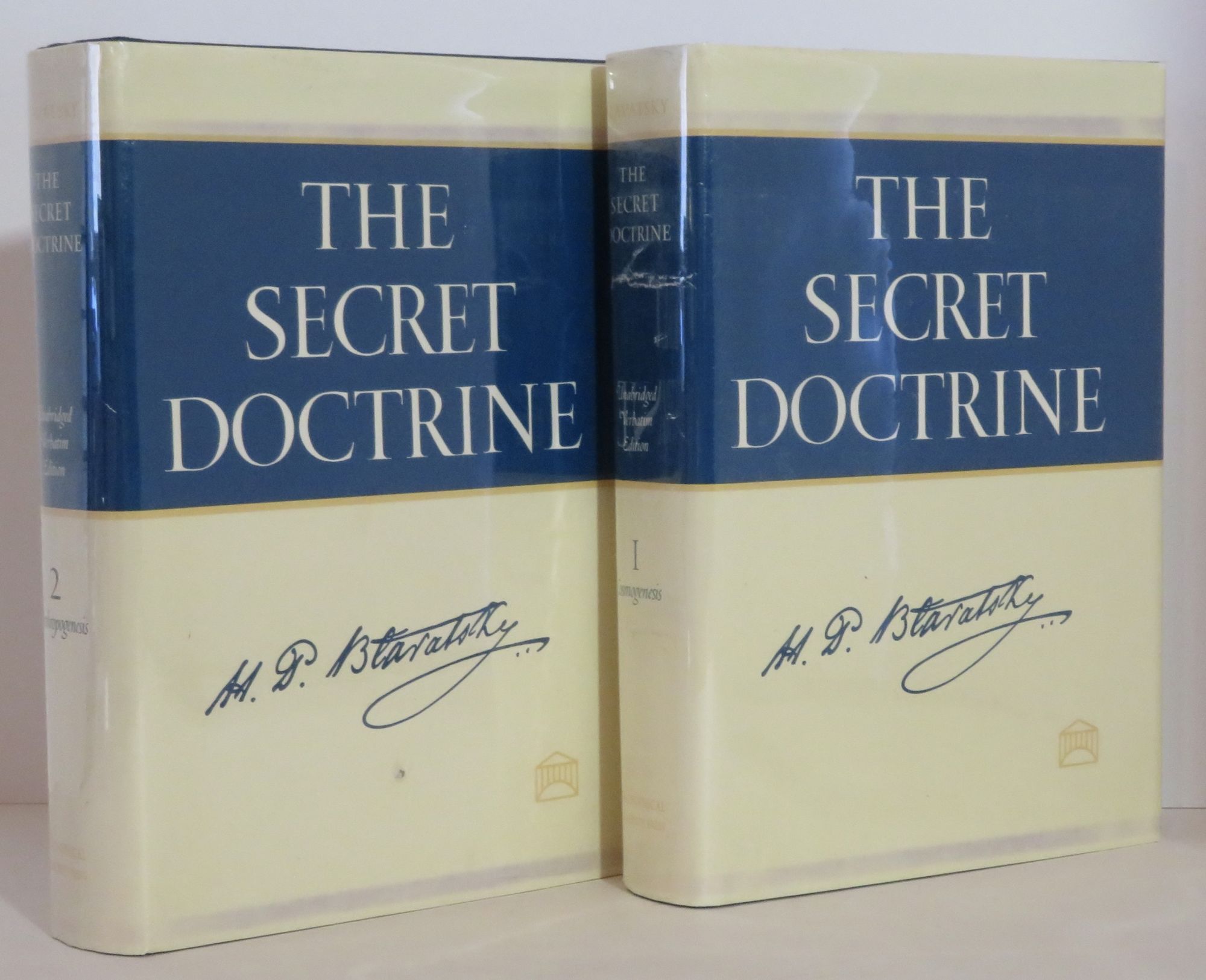 The Secret Doctrine The Synthesis of Science, Religion and Philosophy: Volume I Cosmogenesis & Volume II Anthropogenesis [ Set ] - Blavatsky, H. P.