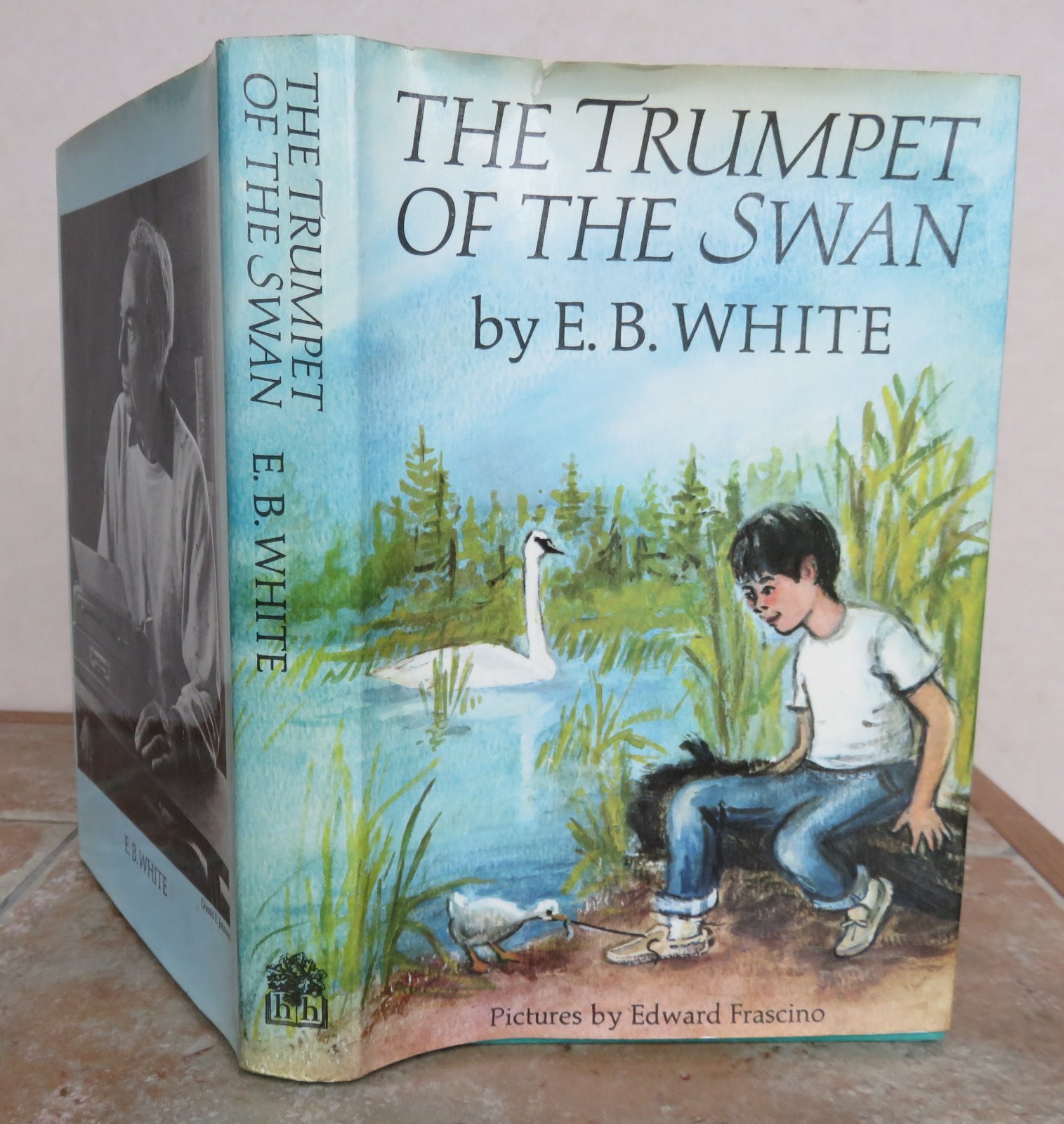 THE TRUMPET OF THE SWAN. - WHITE, E.B.
