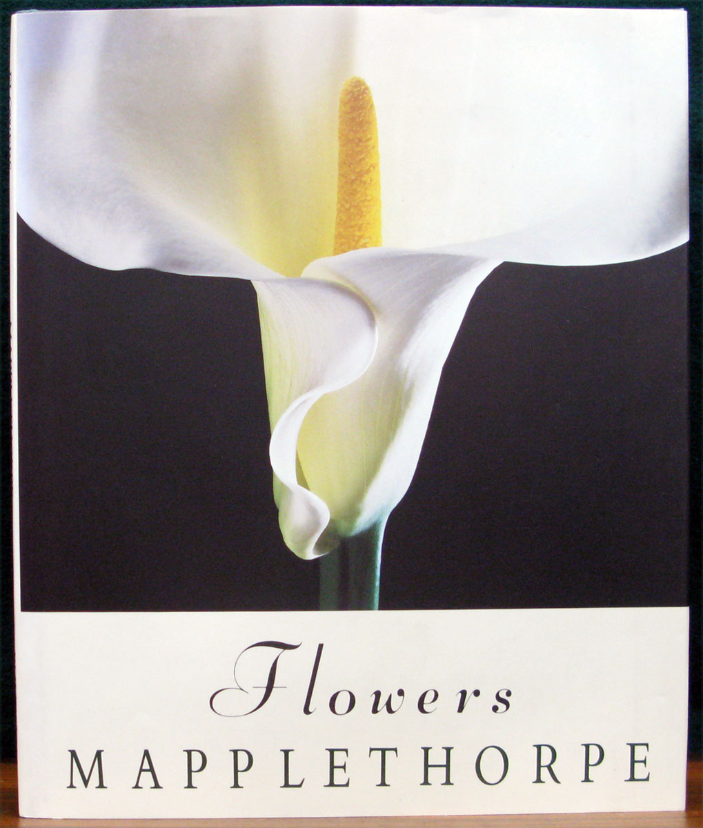 FLOWERS. Foreword by Patti Smith. - MAPPLETHORPE, Robert.