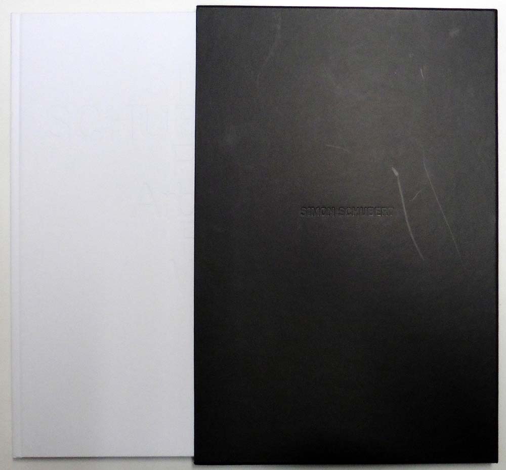 Papier Arbeiten / Paper Works. MIT EINEM TEXT VON / WITH A TEXT BY FRANZ JOSEPH VAN DER GRINTEN. LIMITIERTE, SIGNIERTE AUSGABE 2007 / LIMITED EDITION 2007, SIGNED. - Schubert, Simon