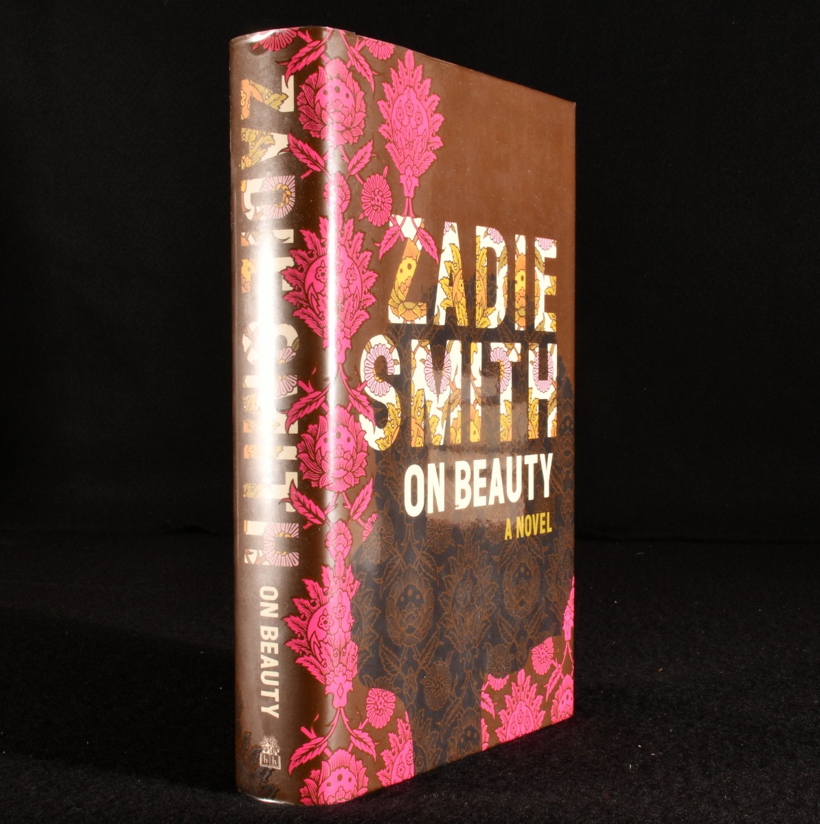 On Beauty by Zadie Smith: Fine Cloth (2005) First Rooke