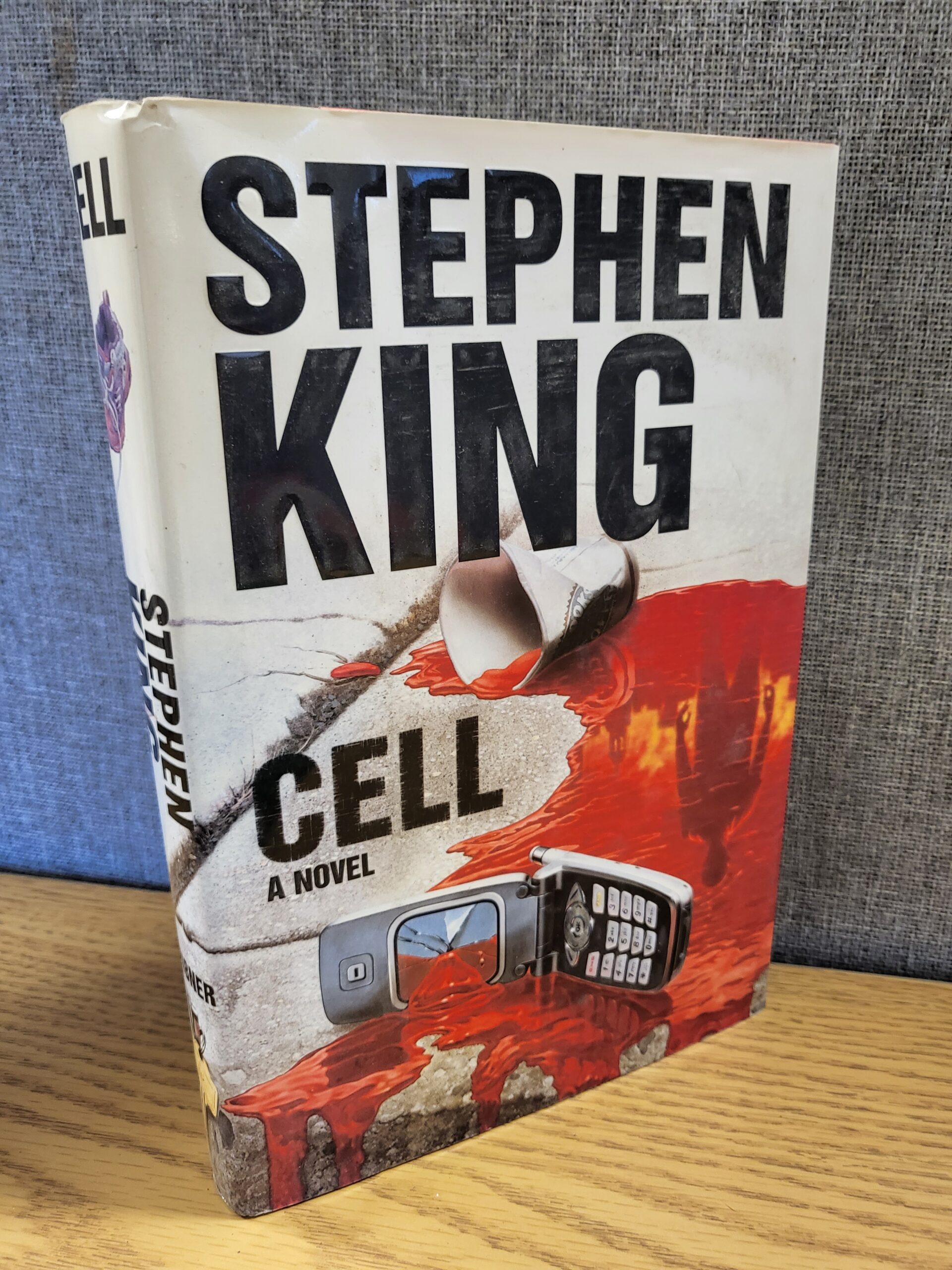 Cell: A Novel by Stephen King: Hardcover (2006) First Edition. | HGG Books