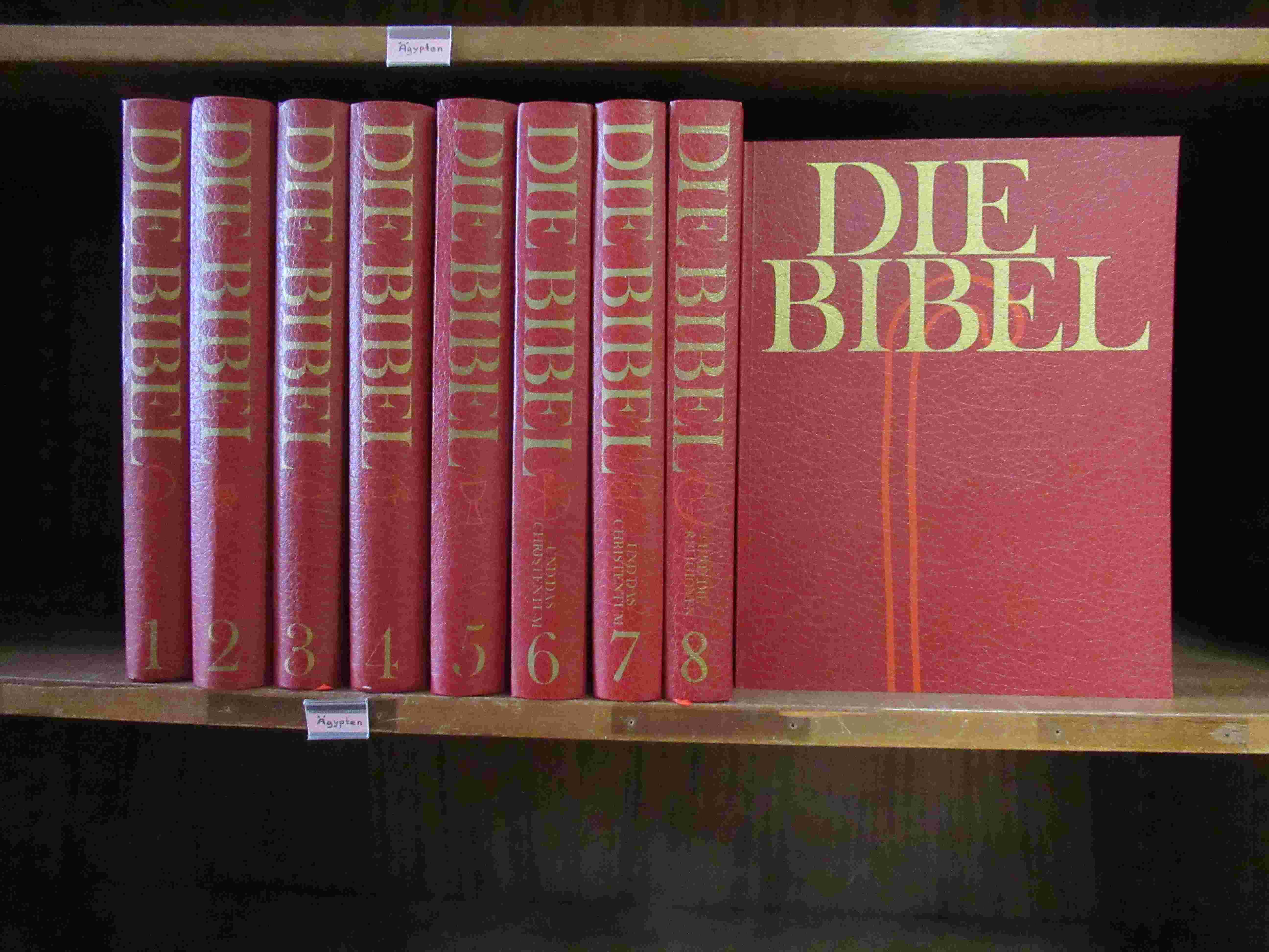 Die Bibel - Altes und Neues Testament in neuer Einheitsübersetzung / Die Bibel und das Christentum - Kirchengeschichtliche Quellentexte / Die Bibel und die Religionen - Religionsgeschichtliche Quellentexte, insg. 8 Bände und biblischem Lexikon, insg. 9 Bände (= alles), begutachtet vom Österreichischen Katholischen Bibelwerk, - Bibel / Stemberger, Günter und Mirjam Prager OSB (Hrsg.),