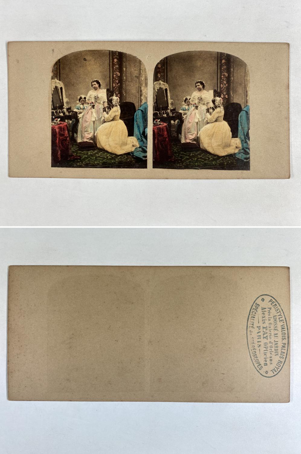 Demoiselle d'honneur aidant la mariée avec son corset, Vintage albumen print, ca.1860, Stéréo Photographie originale / Original photograph [ ]