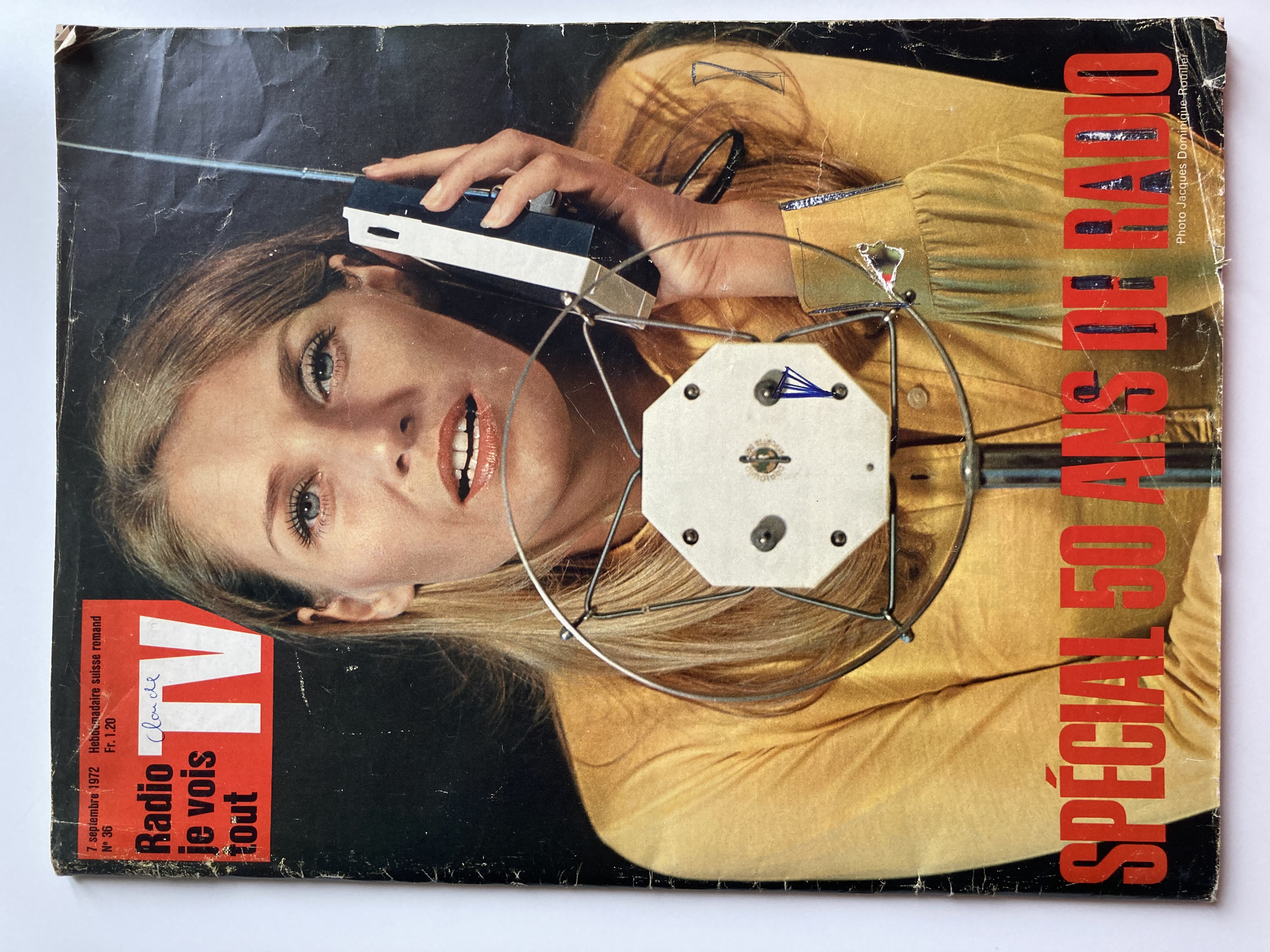 Radio je vois tout. Hebdomadaire suisse romand. Spécial 50 ans de radio. [Near Fine] [Softcover]