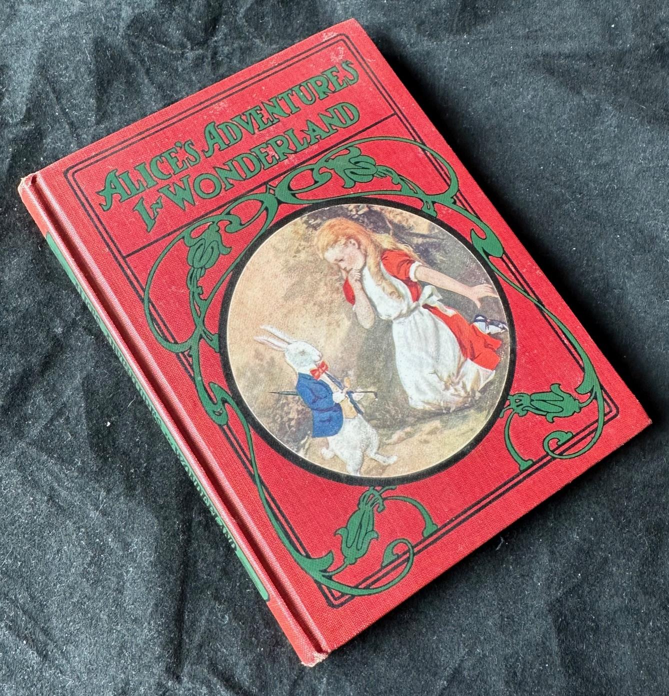 ALICE'S ADVENTURES IN WONDERLAND (Illustrated by John R. Neill who illustrated the original Wizard of Oz)