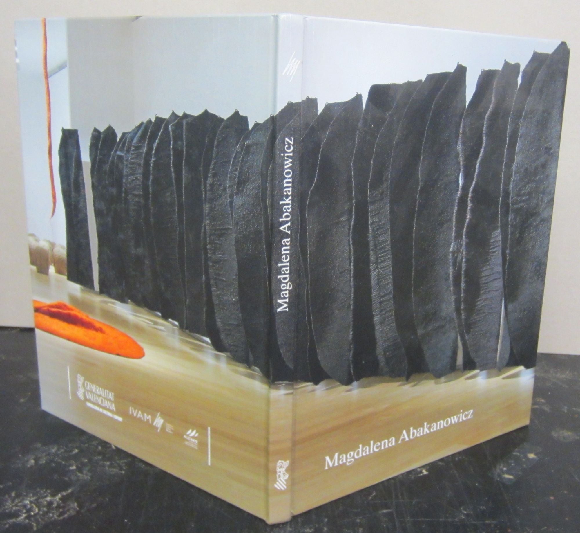 Magdalena Abakanowicz 22 de julio - 7 de septiembre de 2008 - Casaban, Consuelo Ciscar; Marga Paz; Magdalena Abakanowicz