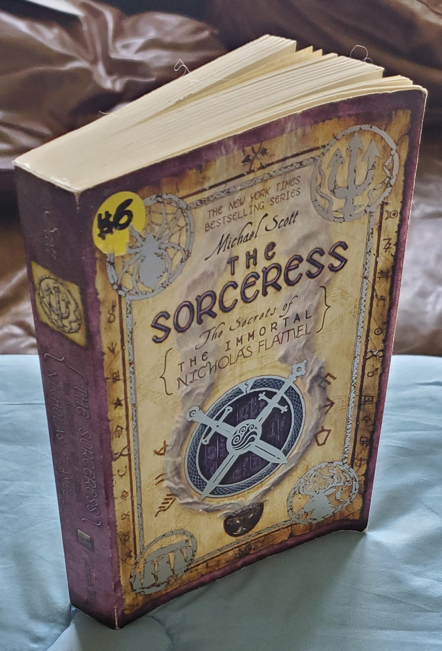 The Sorceress (The Secrets of the Immortal Nicholas Flamel) - Scott, Michael
