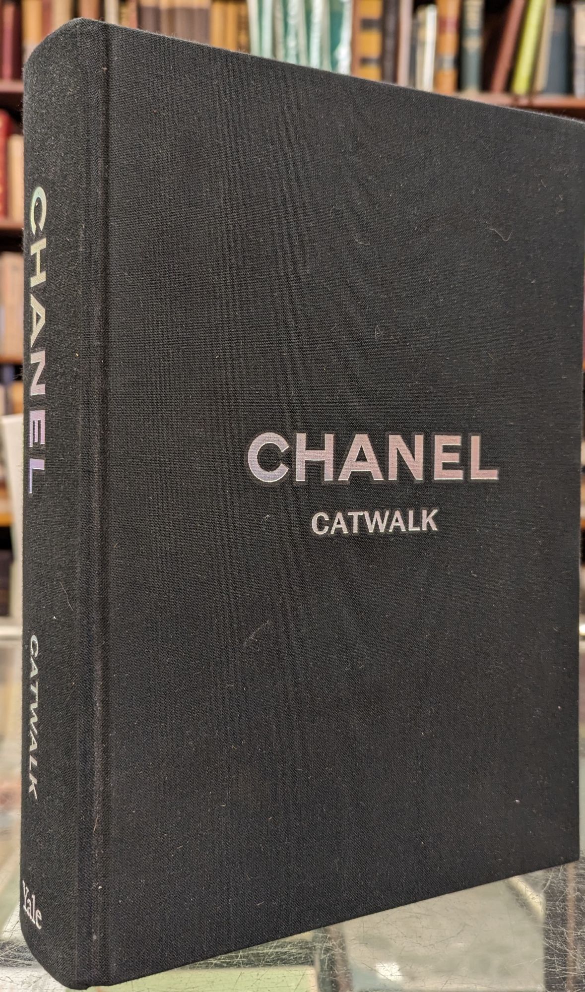 Chanel Catwalk: The Complete Karl Lagerfeld Collections by Mauriès,  Patrick: Very good Hardcover (2016)