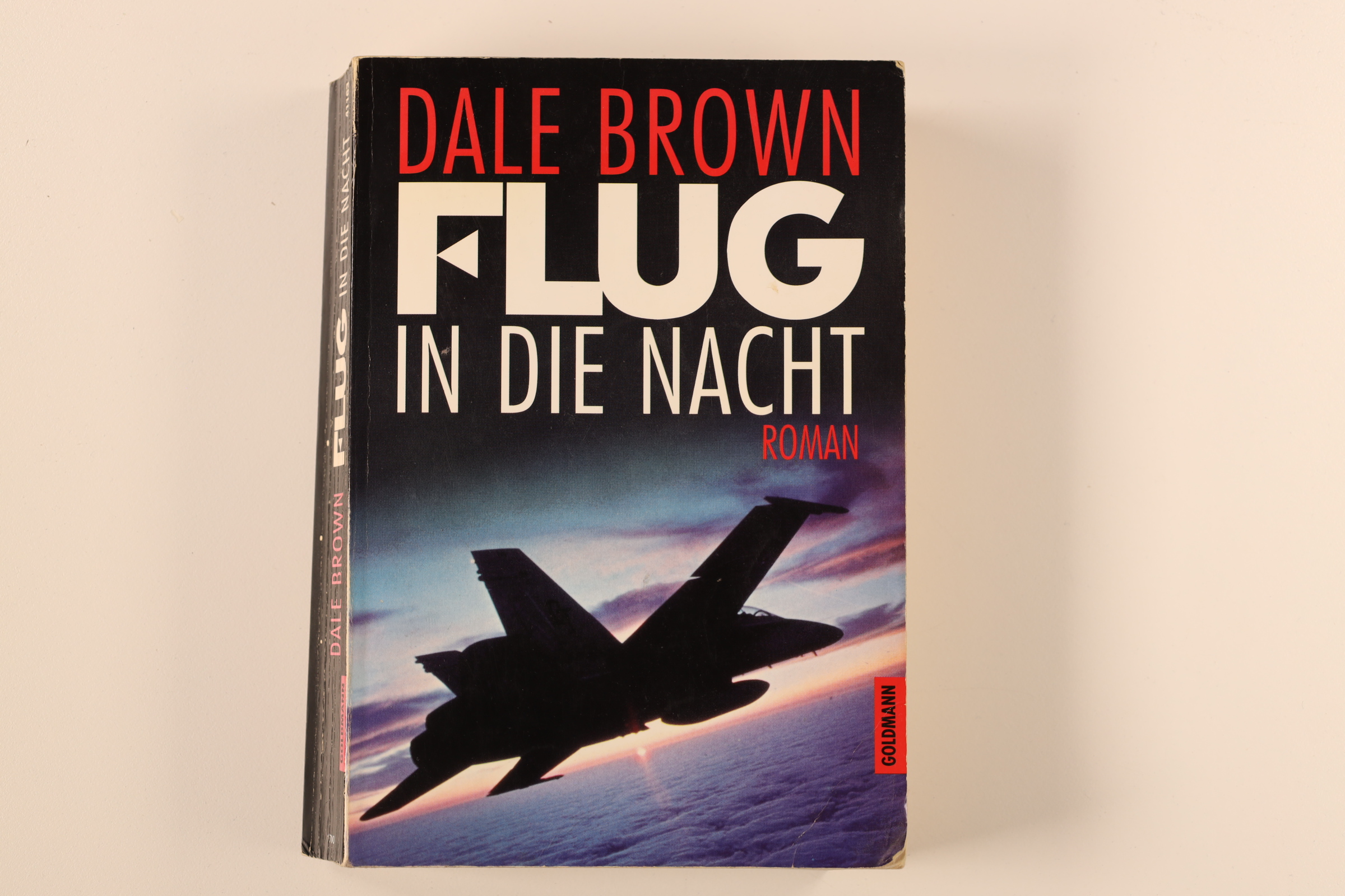 FLUG IN DIE NACHT. Roman - Brown, Dale