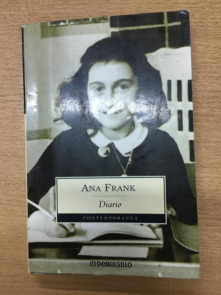  Libros que han Cambiado la Historia: Desde el Arte de la Guerra  hasta el Diario de Ana Frank (Spanish Edition): 9781465478740: DK: ספרים