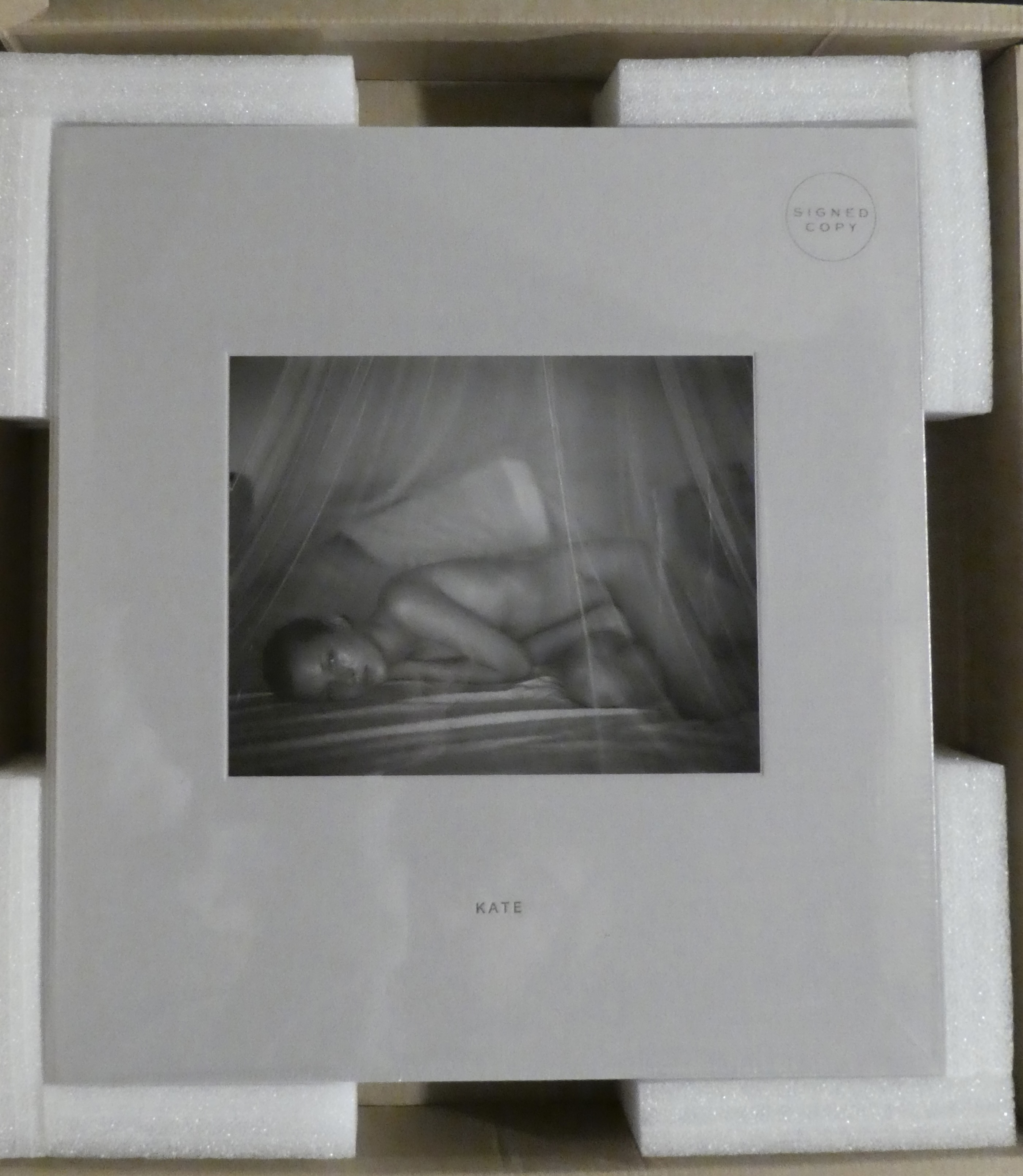 Kate by Sorrenti, Mario: As New Hardcover (2018) 1st Edition