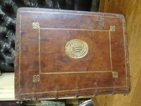 Institutionum civilium libri quatuor, una cum accursii commentariis, ac multorum iuris doctorum annotationibus, iam recens maiore cura, quam unquam a