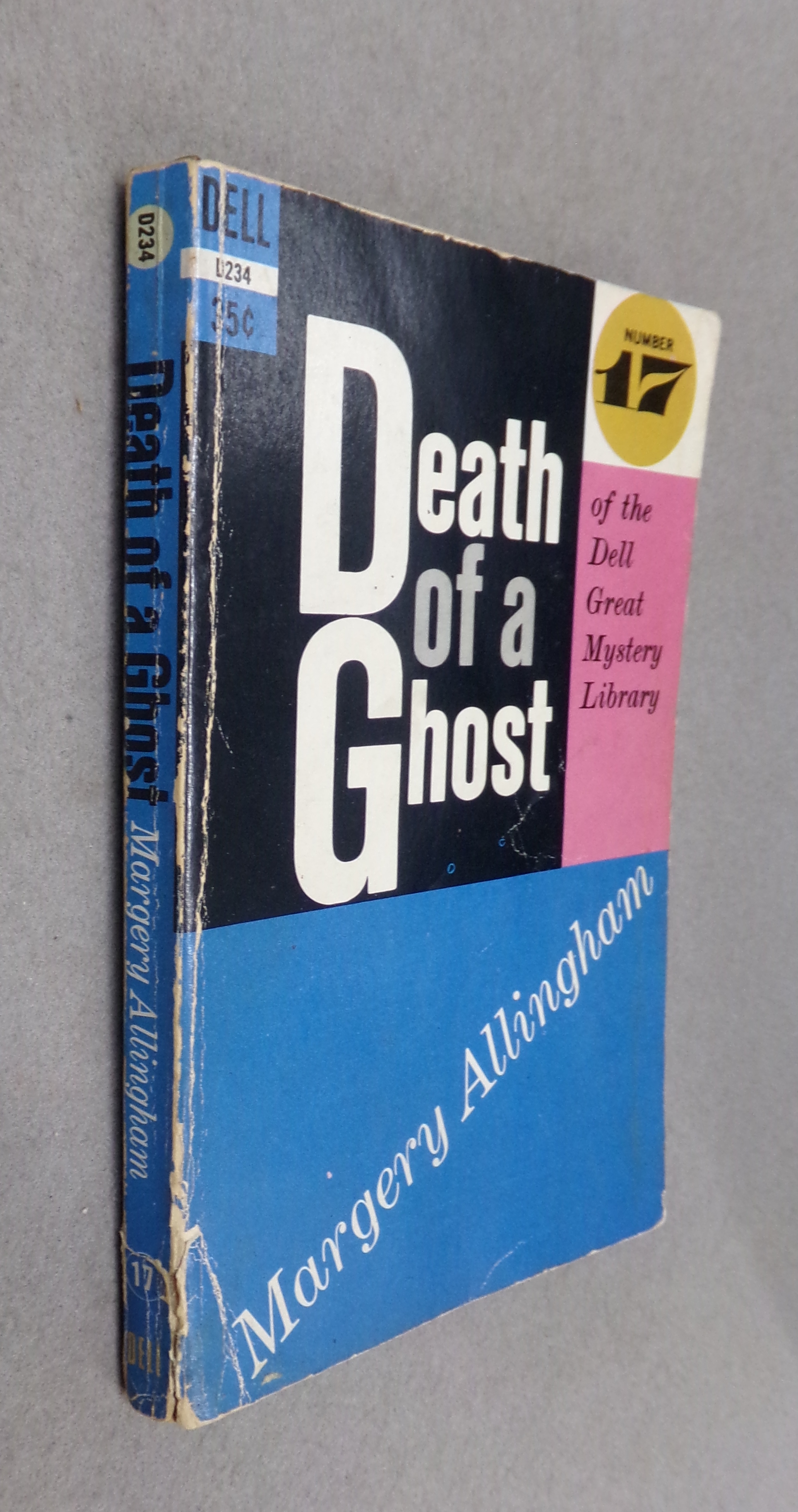 Death of a Ghost - Allingham, Margery