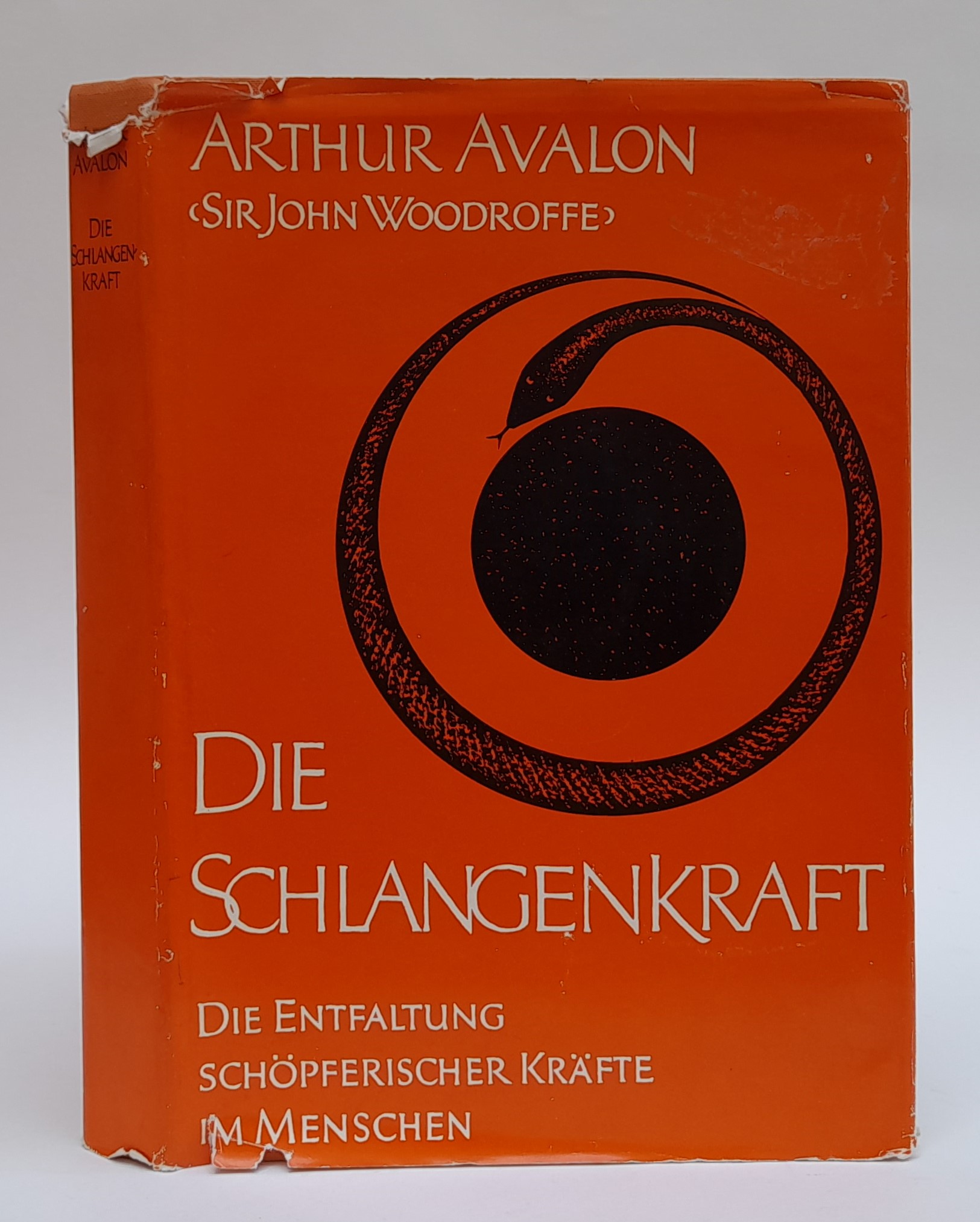 Die Schlangenkraft. Die Entfaltung schöpferischer Kräfte im Menschen. Beschreibung und Untersuchung der sechs körperlichen Zentren in zwei Werken über Laya-Yoga, aus dem Sanskrit übersetzt, und mit Einführung und Kommentar. - Avalon, Arthur [Sir John Woodroffe]