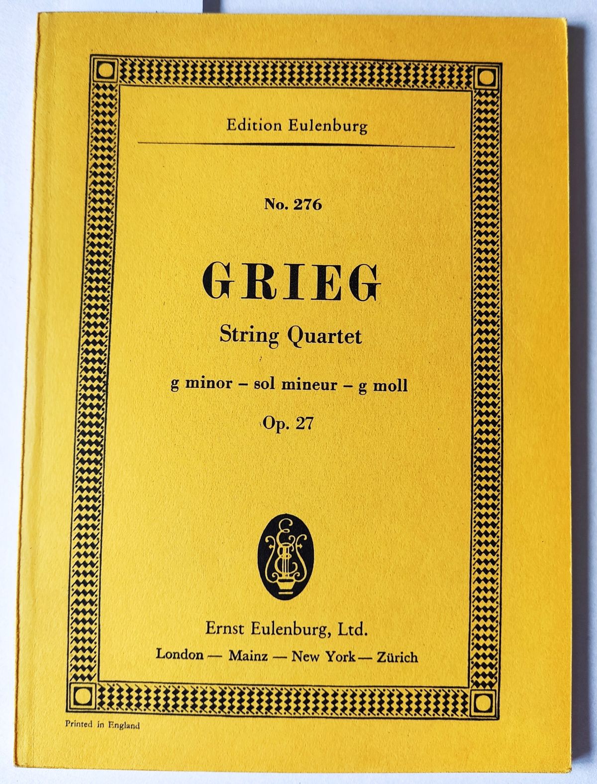 String Quartet. G minor - Sol mineur - G moll. op. 27 for 2 violins, viola and violoncello. Studienpartitur. Edition Eulenburg No. 276. - Edvard Grieg