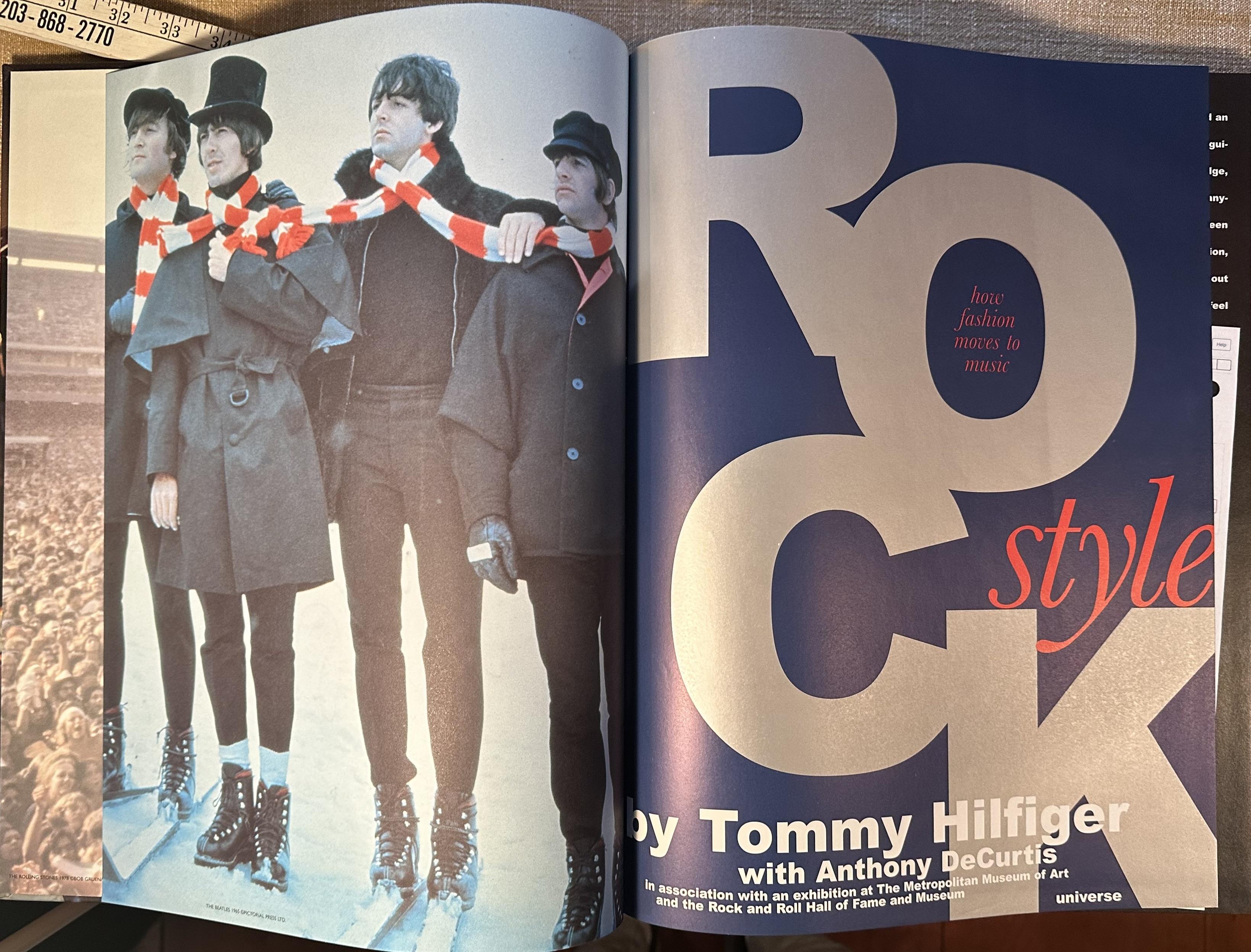 Rock Style: How Fashion Moves Music by Hilfiger, Tommy; DeCurtis 