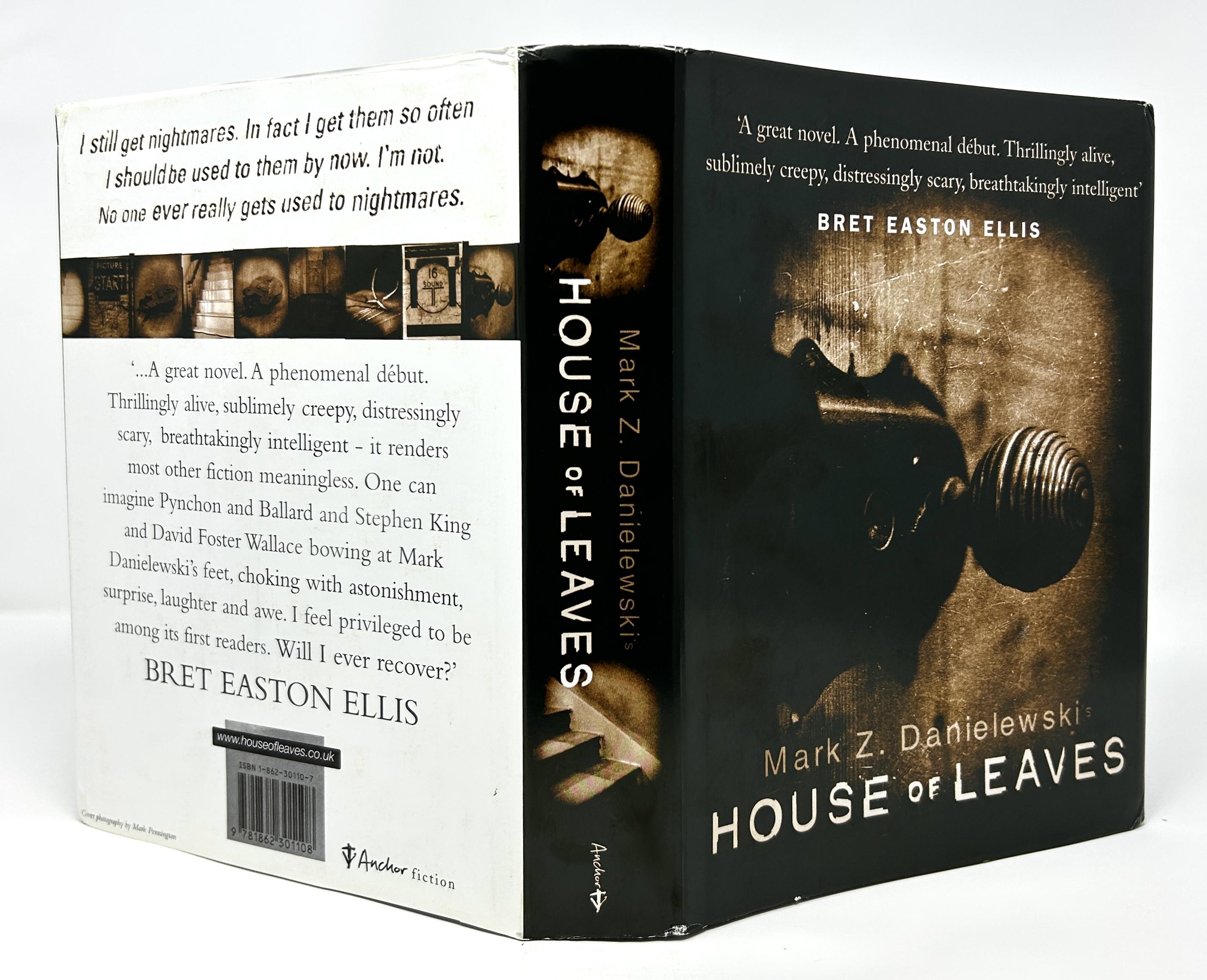 House of Leaves by Mark Z. Danielewski Near Fine Hardcover (2000) 1st Edition Kevin Sell, The