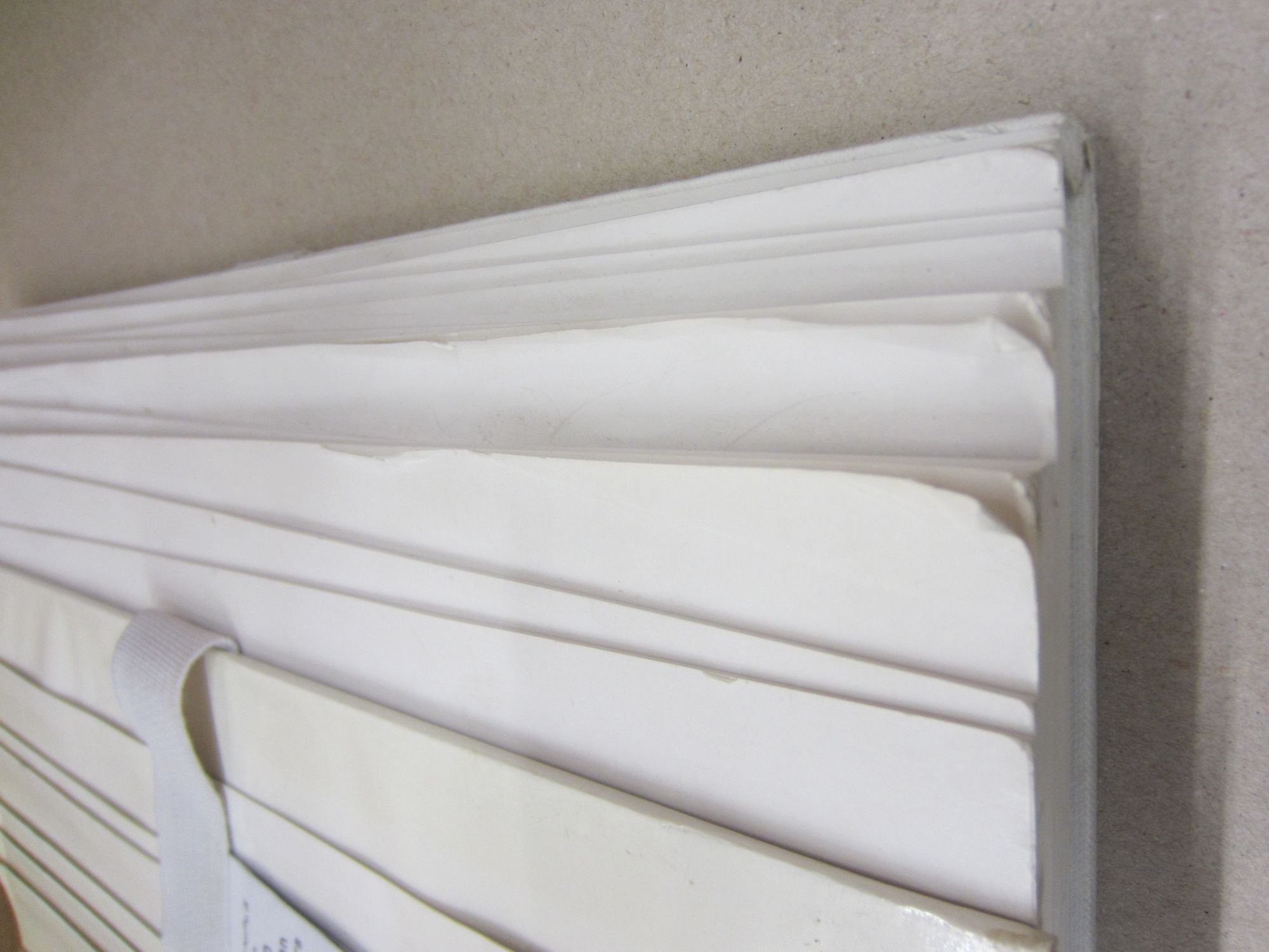 Sample: 100 Fashion Designers, 010 Curators - Cuttings from