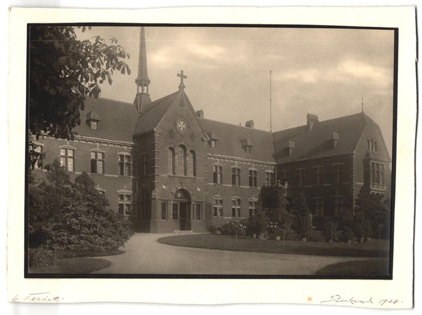 15 Fotografien Unbe…