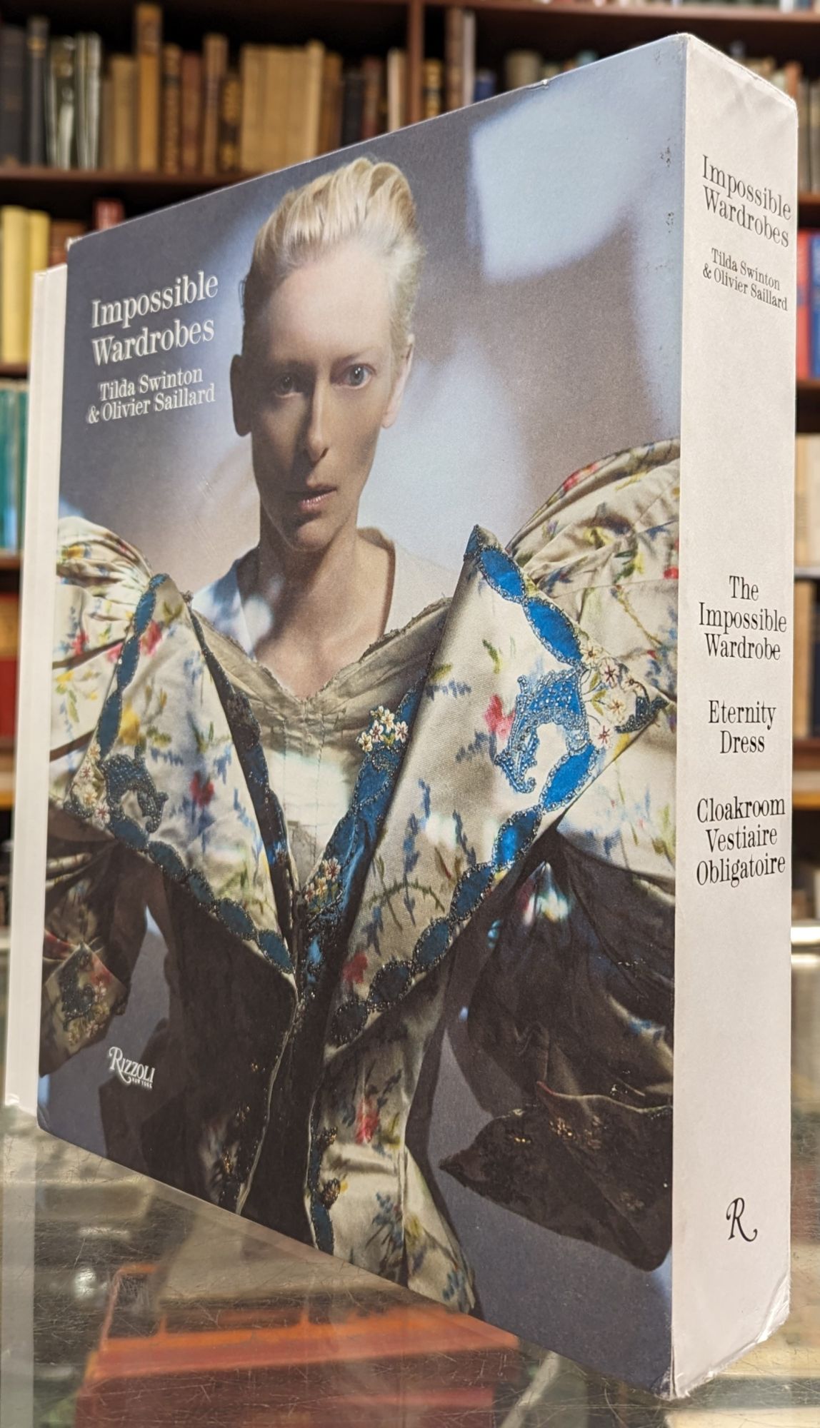 格安販売の Impossible Wardrobes: The Impossible Wardrobe / Eternity 洋書