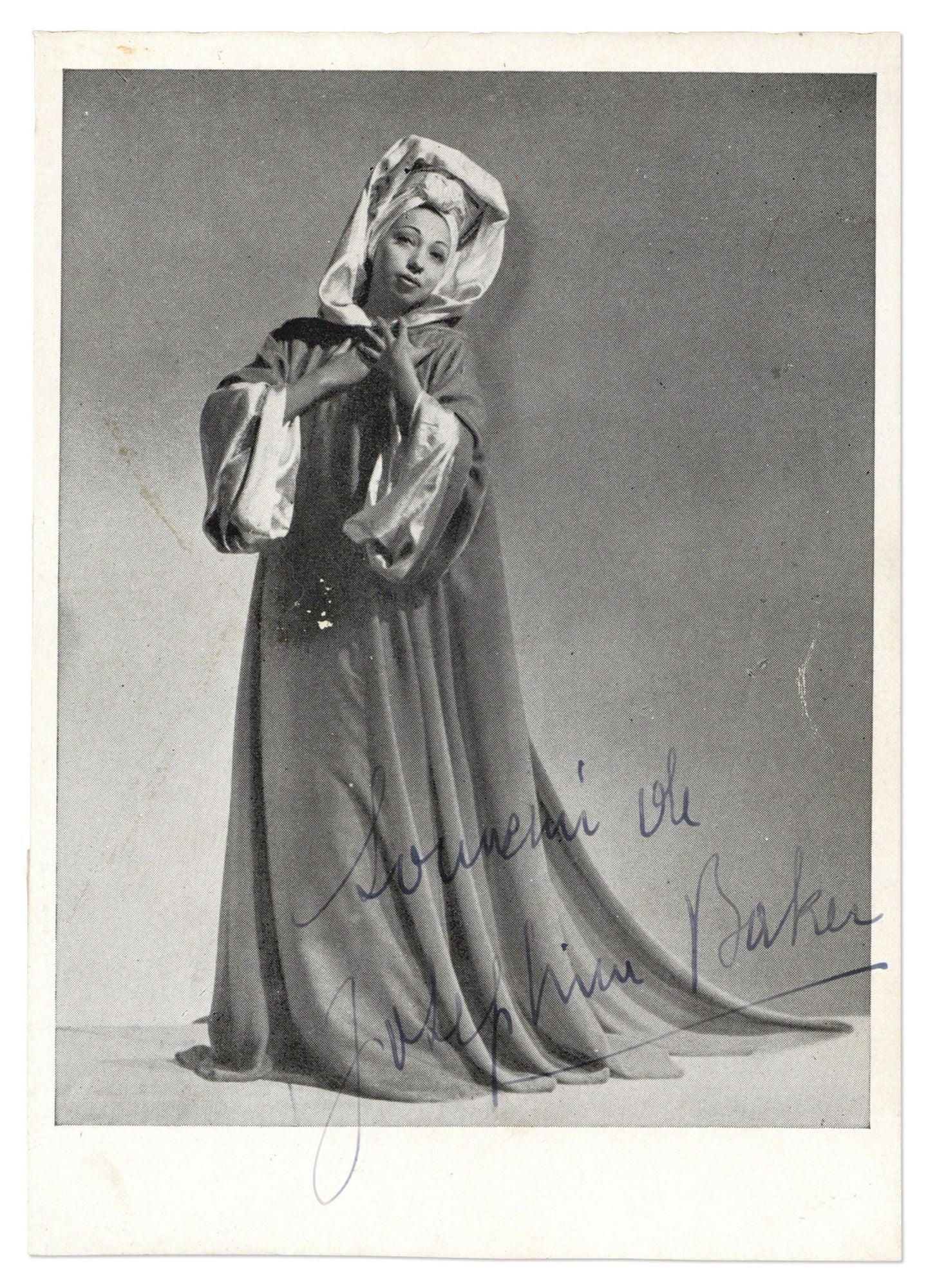 [Signé] Signed Photograph of Josephine Baker BAKER, Josephine [Très bon]