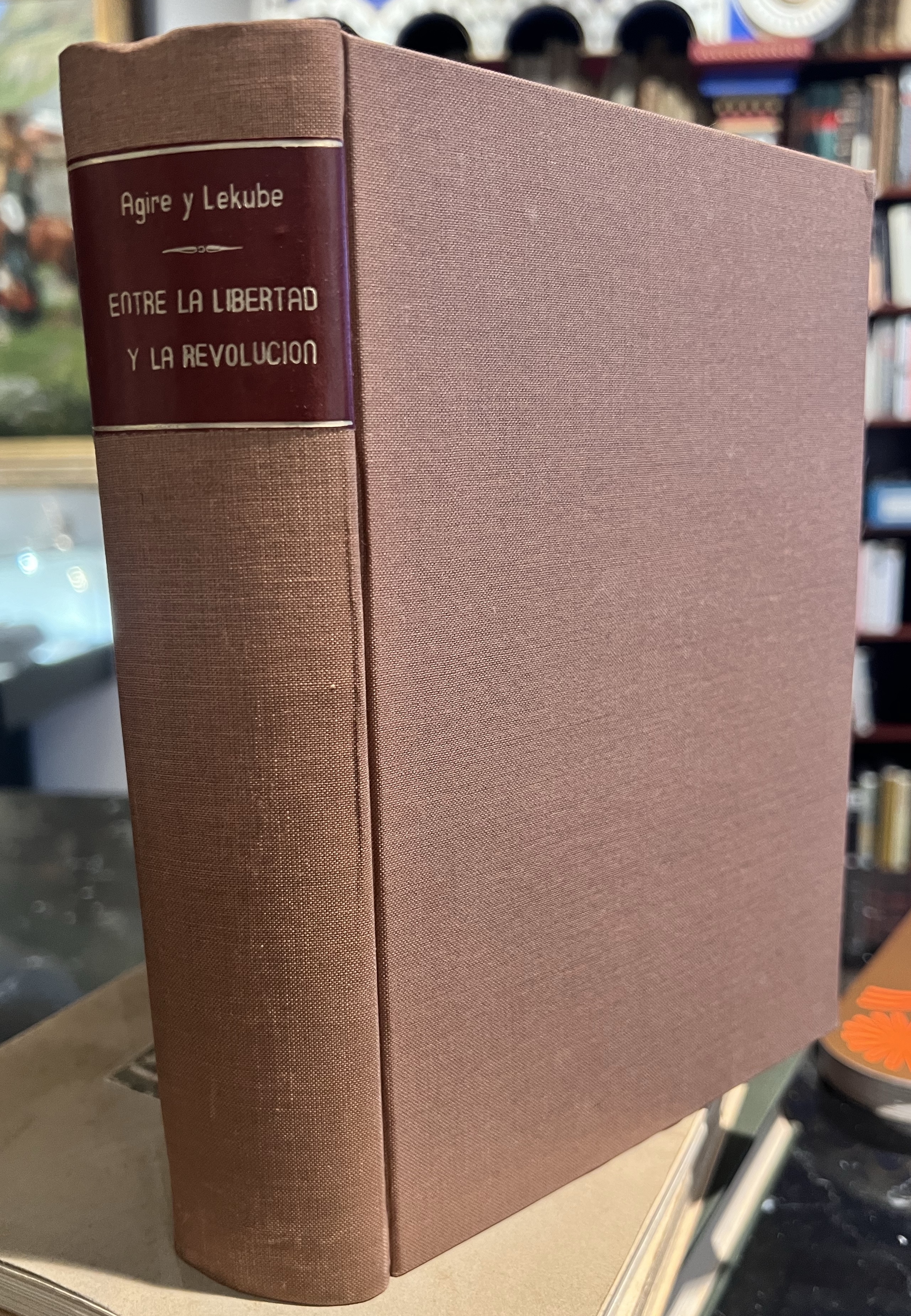 Entre La Libertad Y…