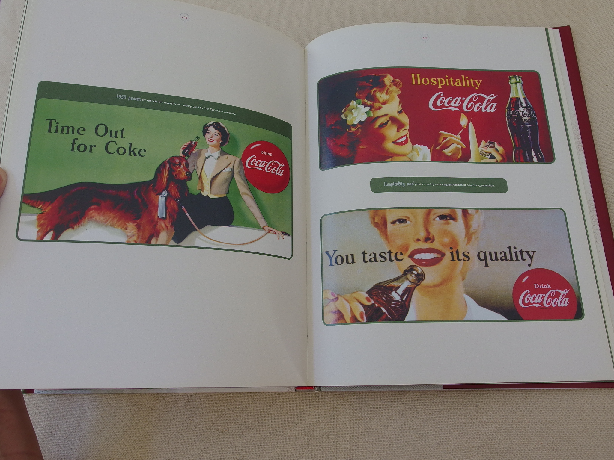 Coca-Cola Girls: An Advertising Art History by Beyer, Chris