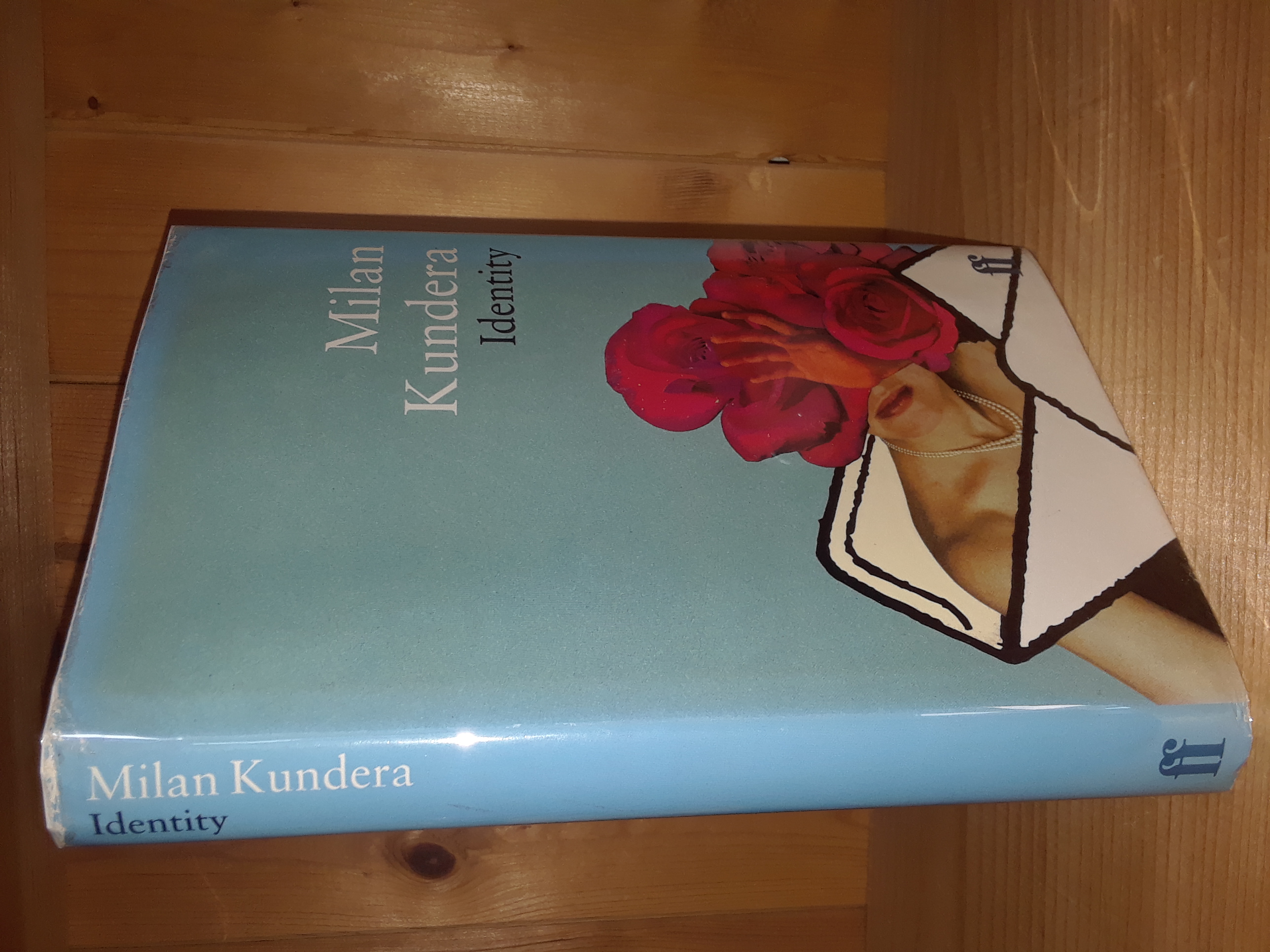 最大の割引 Identity by Milan Kundera: Near Fine Hardcover (1998) 1st 洋書