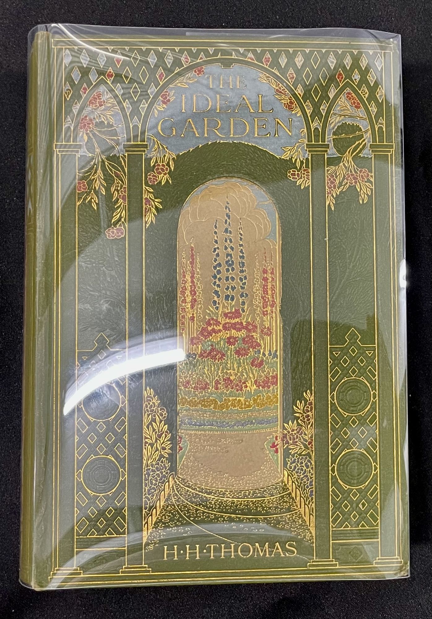 THE IDEAL GARDEN; With Sixteen Coloured Plates and Ninety-Six Illustrations from Photographs Thomas, H. H. [Assez bon] [Couverture rigide]