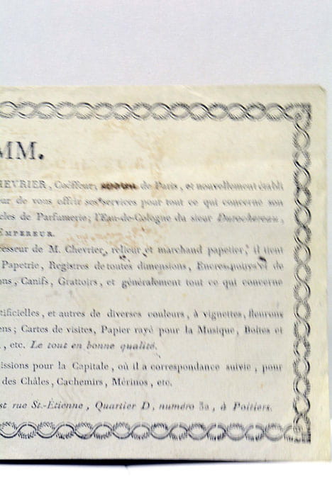 LE SIEUR RICQUE-CHEVRIER, Coeffeur, (arrivant) de Paris, et nouvellement établi en cette ville, a l'honneur de vous offrir ses services pour tout ce
