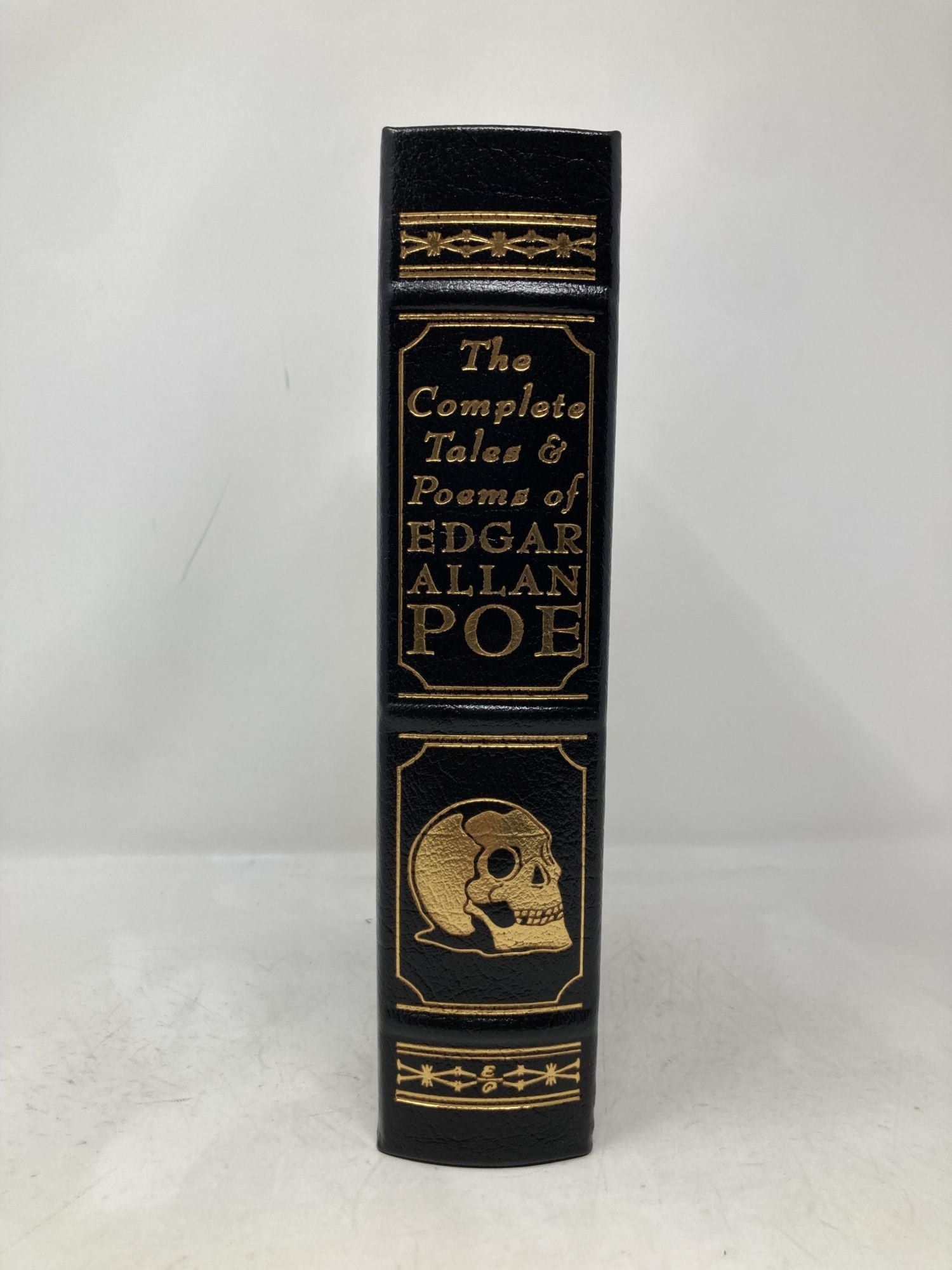 The Complete Tales & Poems of Edgar Allan Poe by Poe, Edgar Allan: Like ...