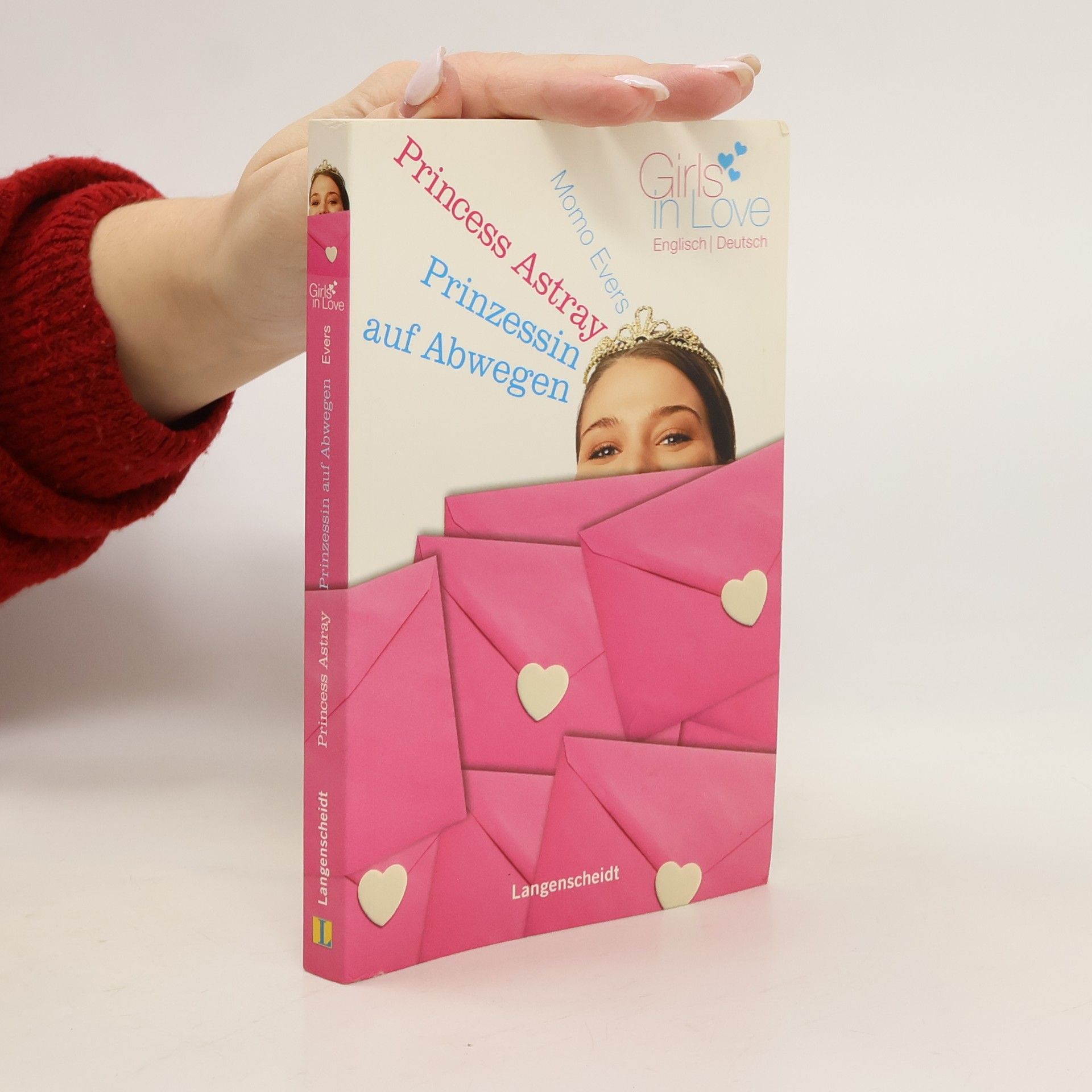 Princess Astray - Prinzessin auf Abwegen. Ein englisch-deutscher Liebesroman - Momo Evers