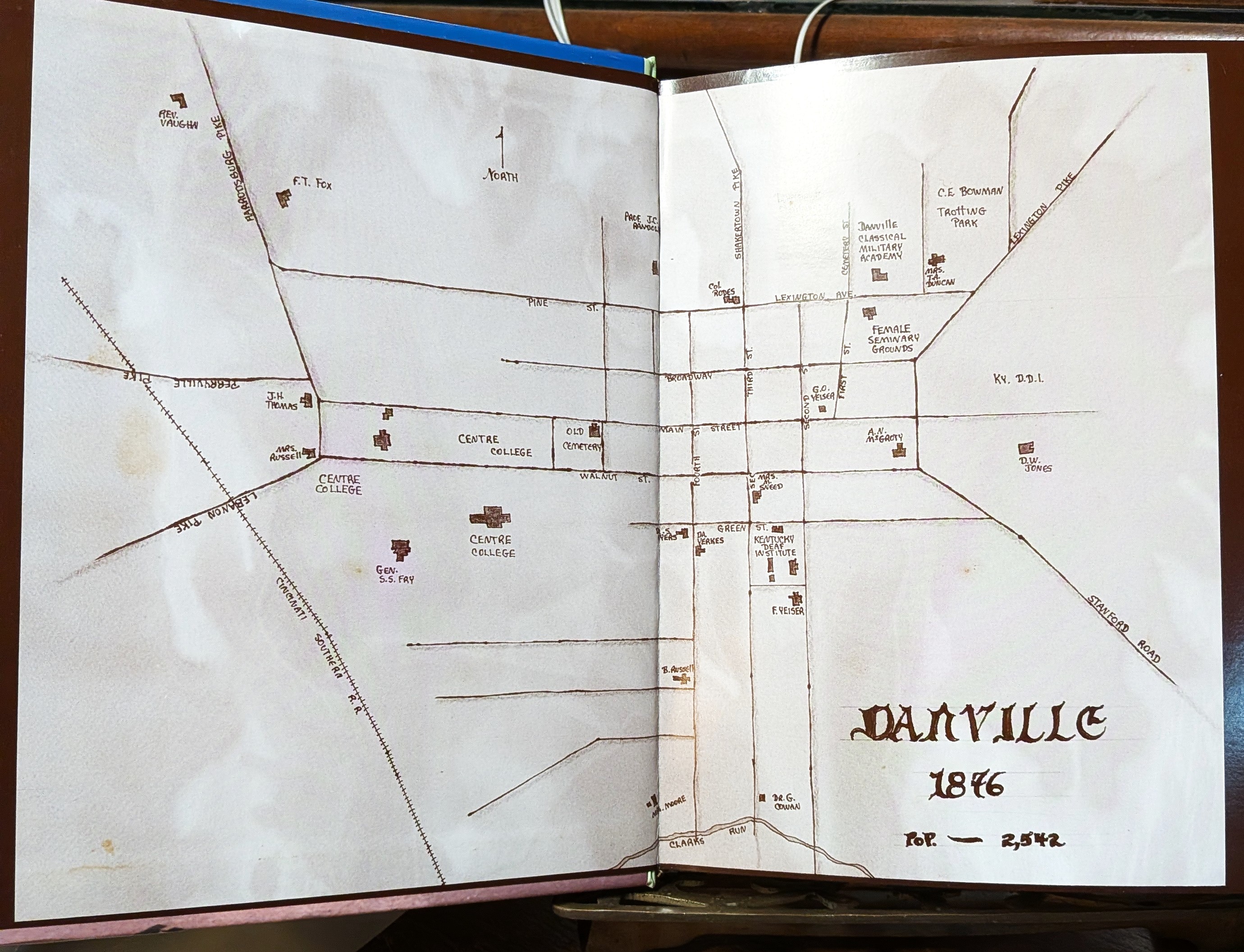 Danville And Boyle County In the Bluegrass Region In Kentucky: An  Architectural History by Joseph, Mary Jo and Janet Hamner: Good Soft cover  (1999) 1st Edition | Legacy Books II, image size:928x868