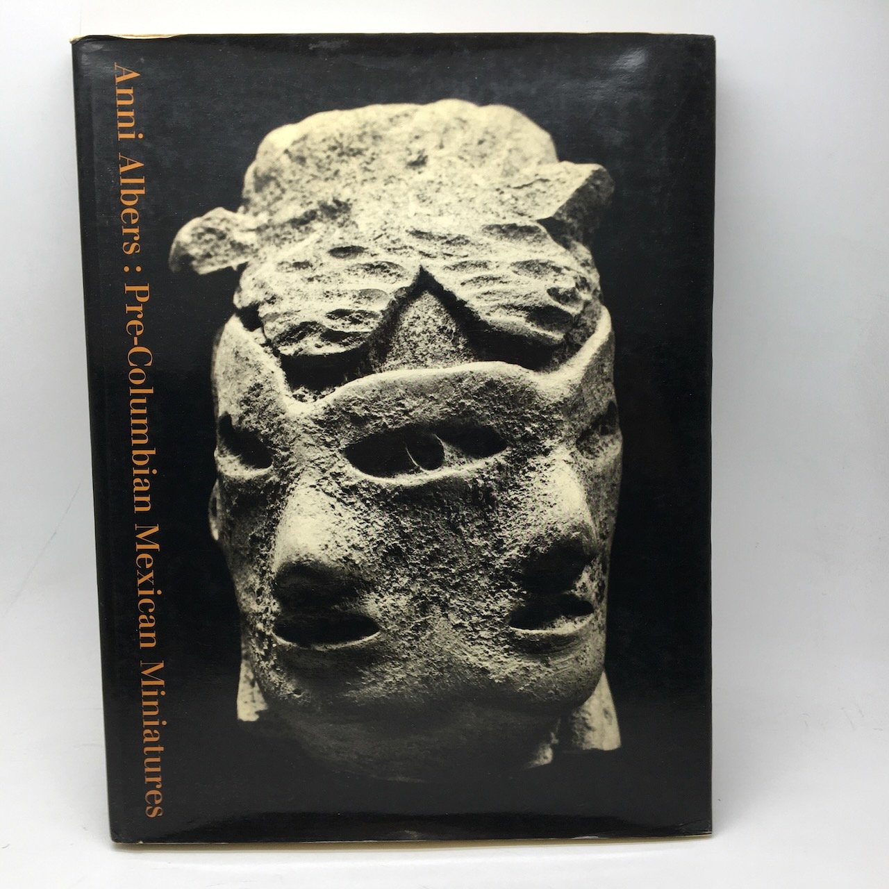 PRE-COLUMBIAN MEXICAN MINIATURES: THE JOSEF AND ANNI ALBERS COLLECTION. - ALBERS, Anni.