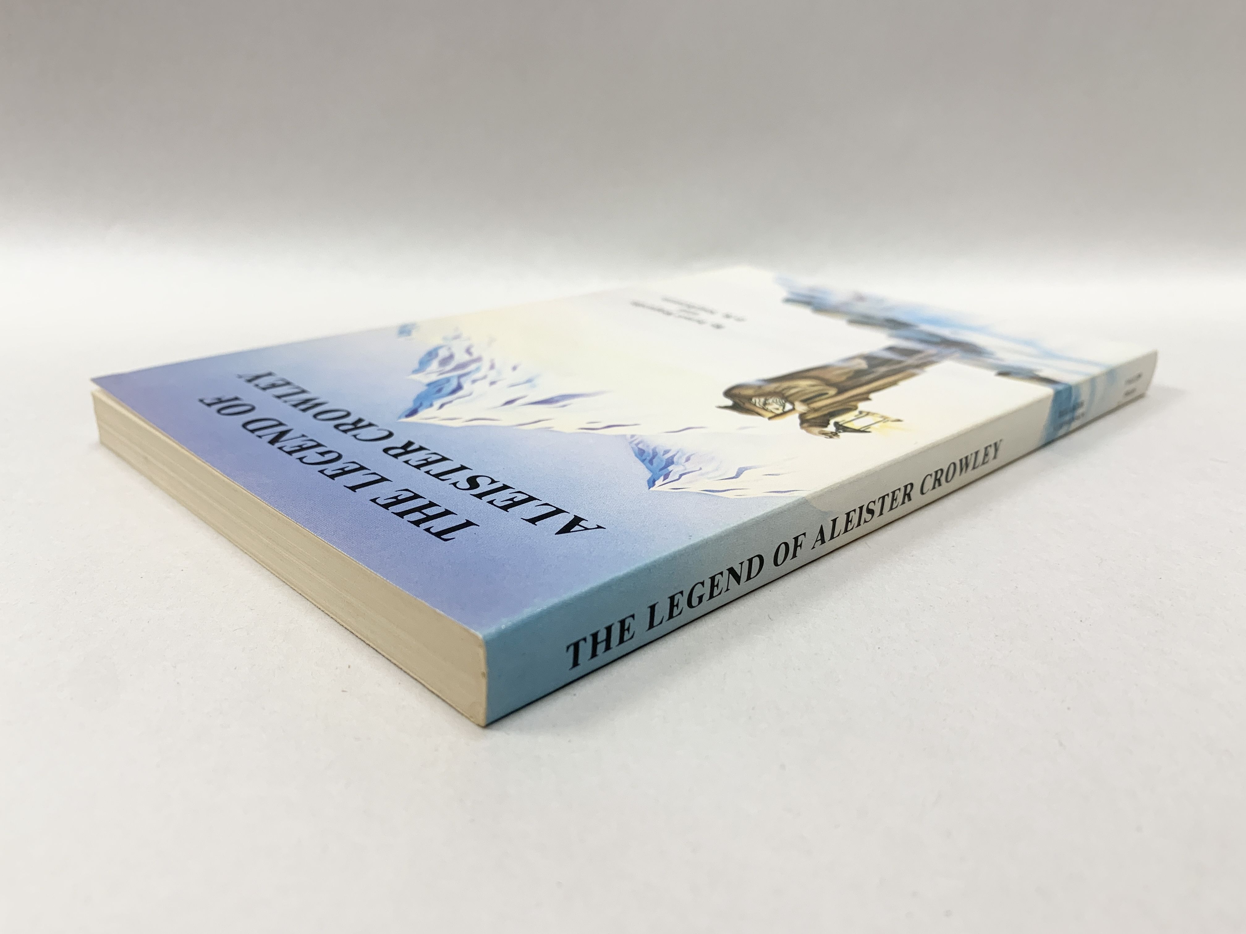 THE LEGEND of ALEISTER CROWLEY 貴重本 The Legend of Aleister Crowley by Regardie, Israel: Near fine