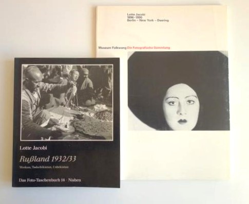 Lotte Jacobi 1896-1990. Berlin - New York - Deering. -- Mit Beigabe: Lotte Jacobi. Rußland 1932/33. Moskau, Tadschikistan, Usbekistan. - Jacobi, Lotte und Ute Eskildsen