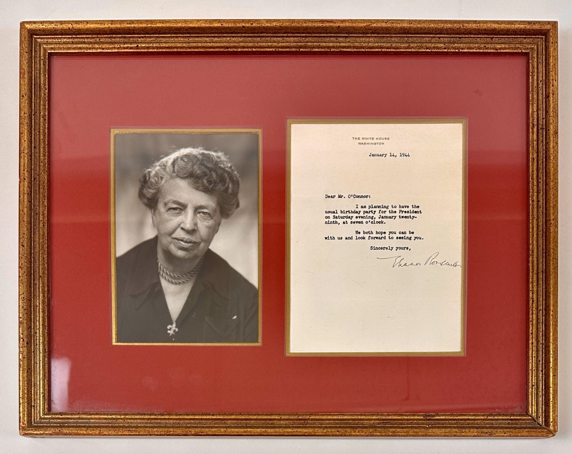 TYPED LETTER SIGNED WITH PHOTOGRAPH [Signed] Roosevelt, Eleanor Arts & Antiques Store,Politics, Government, and Law,US History