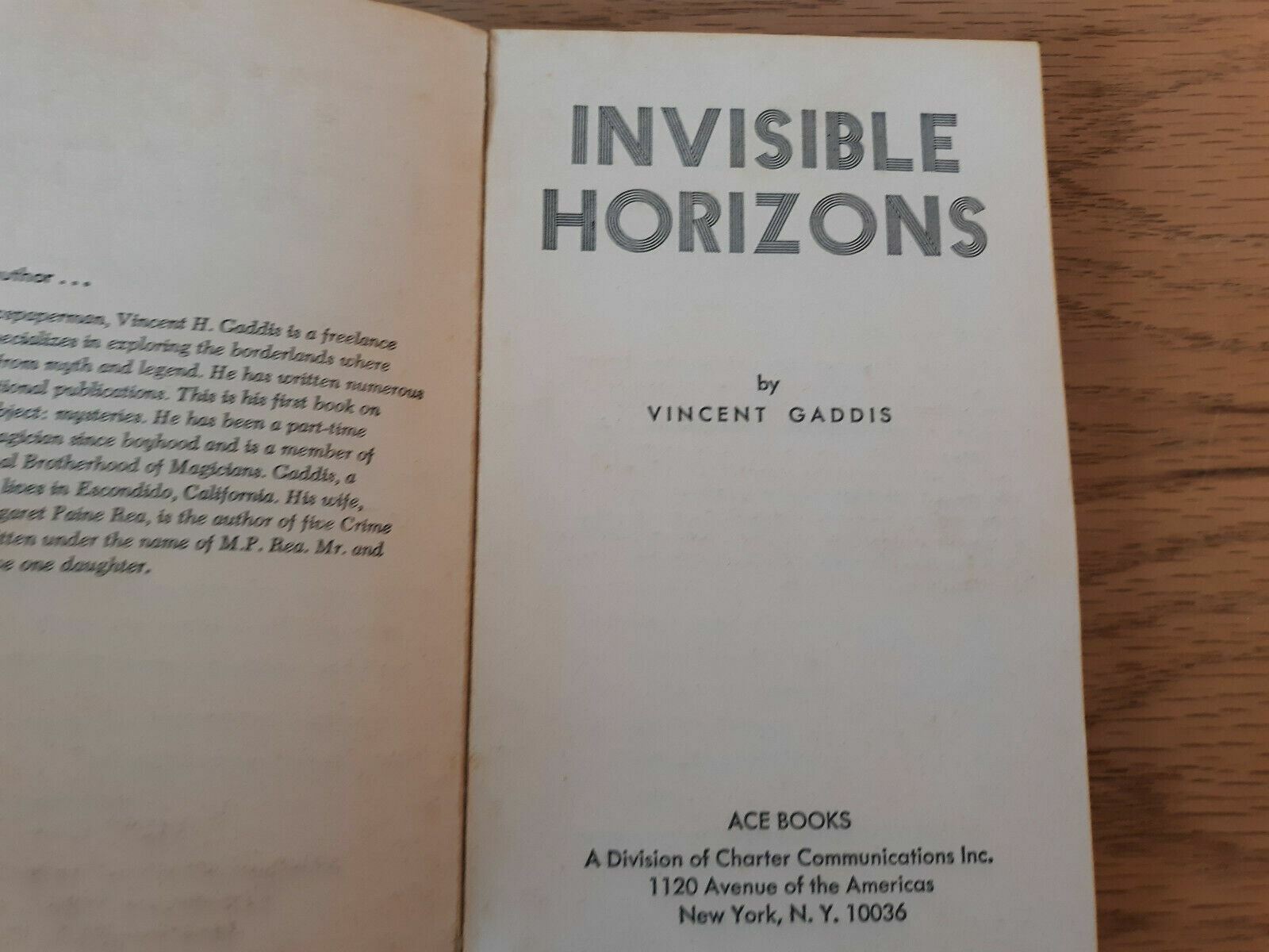 Invisible Horizons – AbeBooks