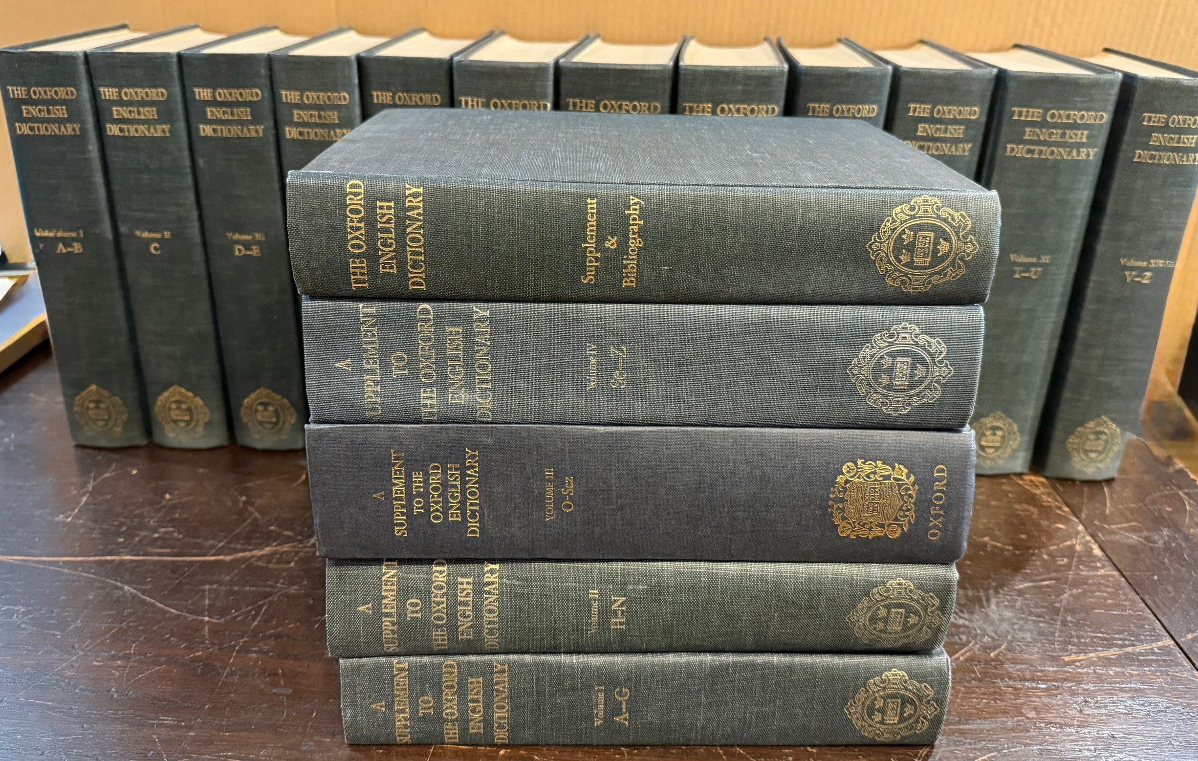 The Oxford English Dictionary (12v) / A Supplement to the Oxford 